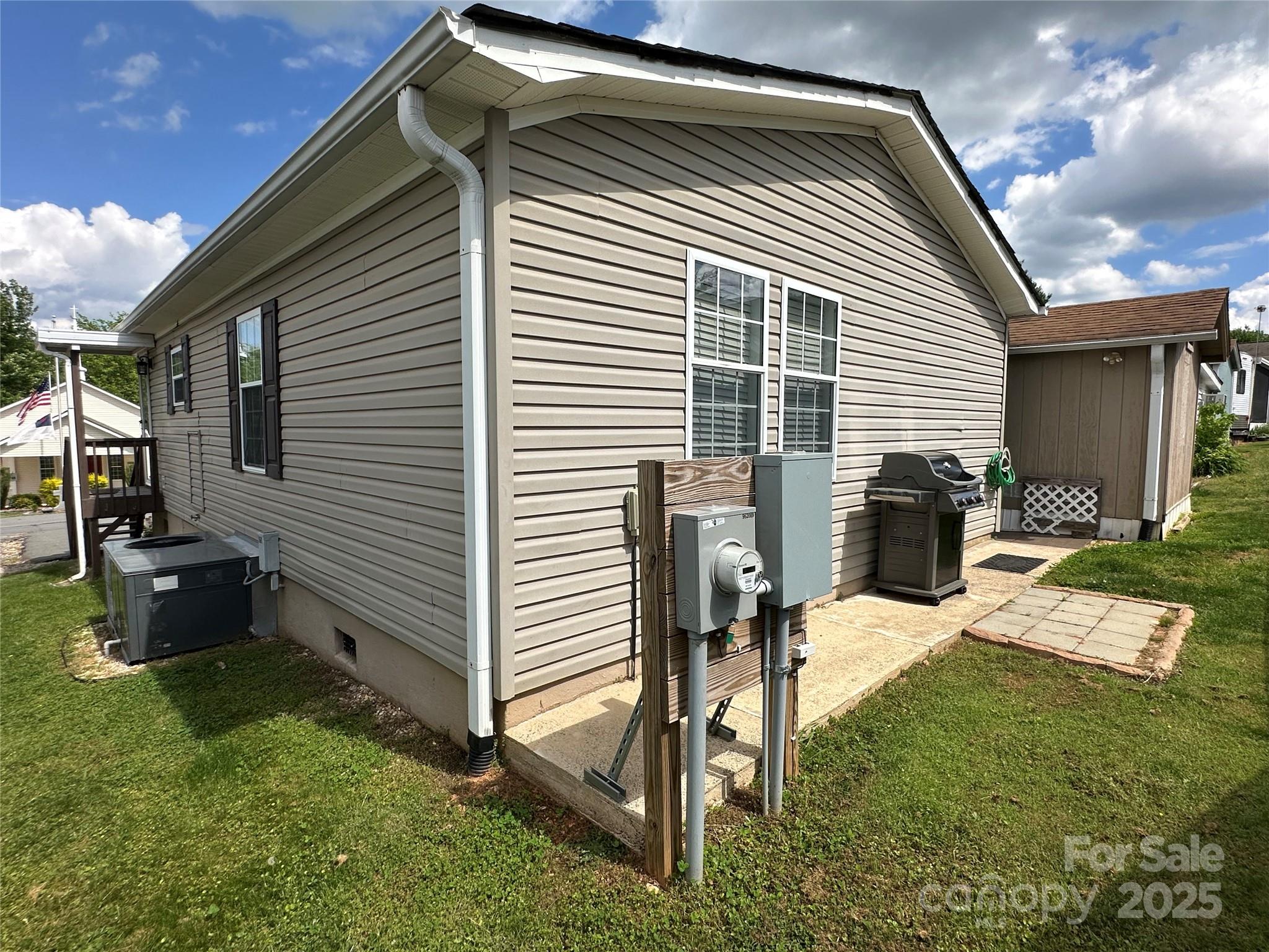 116 Dove Lane — New London