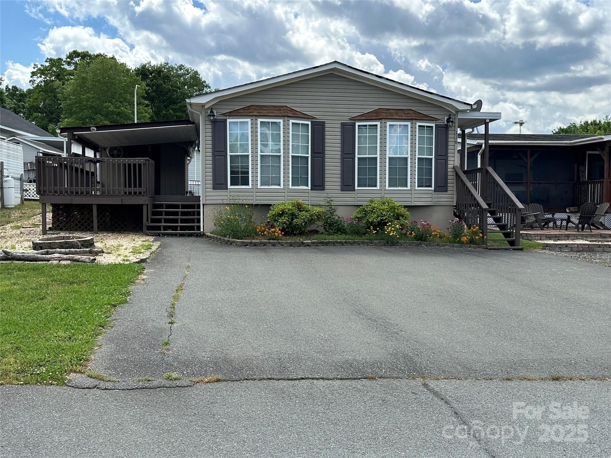 116 Dove Lane — New London