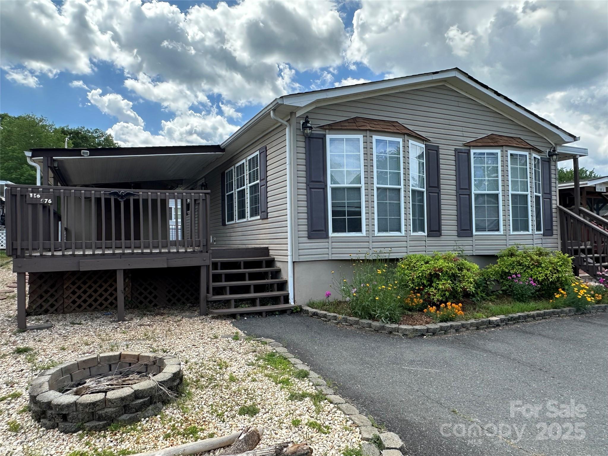 116 Dove Lane — New London
