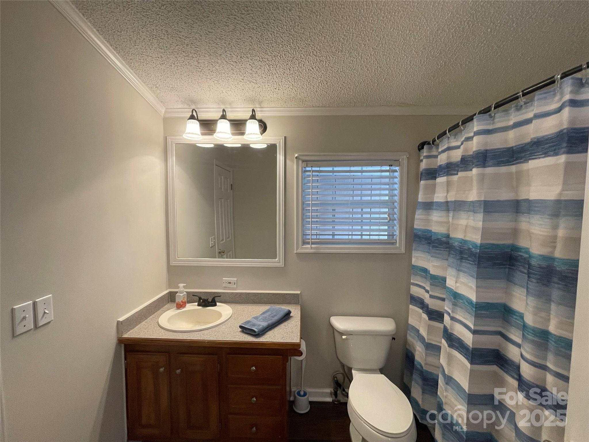 116 Dove Lane — New London