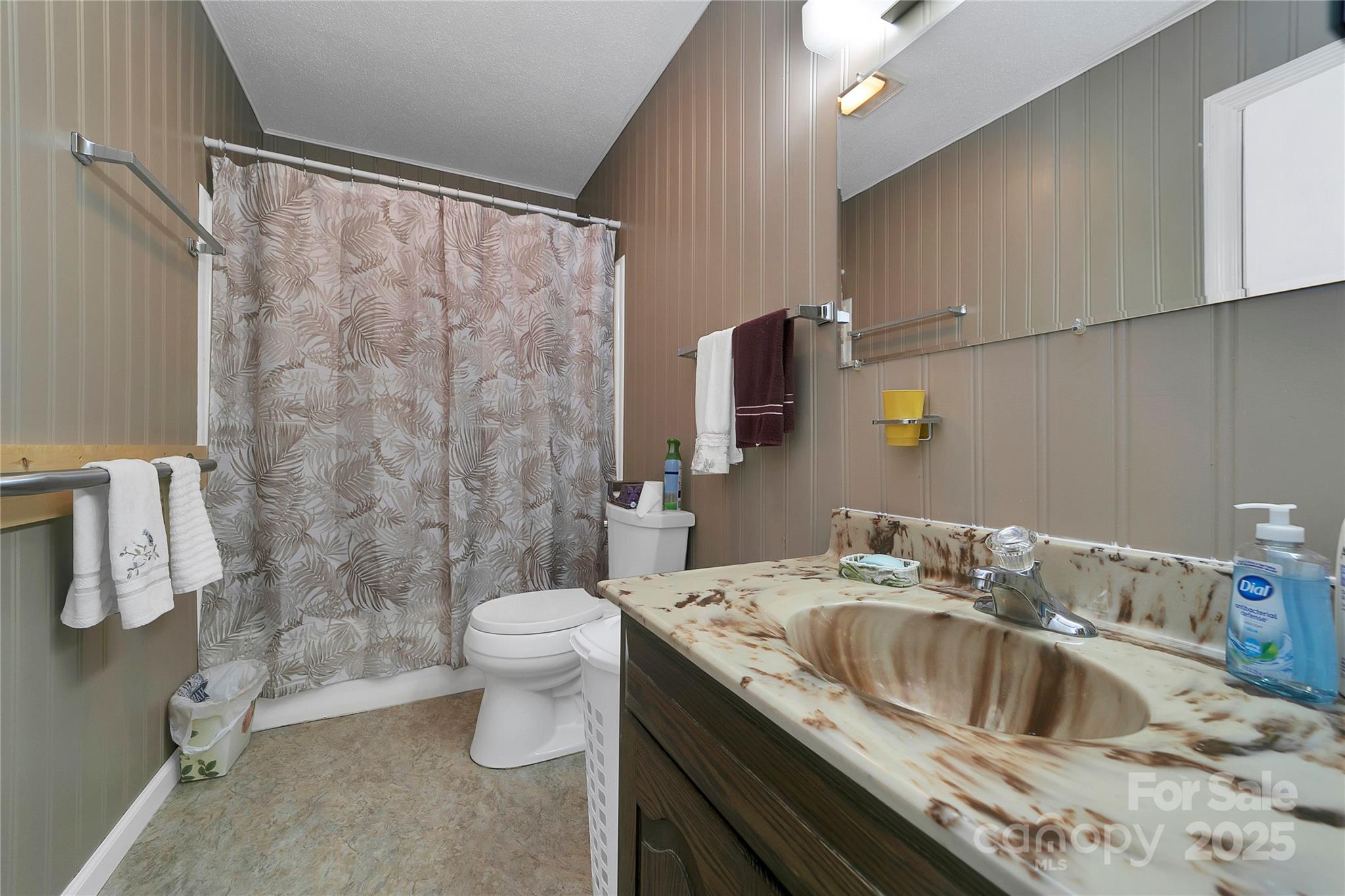 128 Summit Avenue — Brevard
