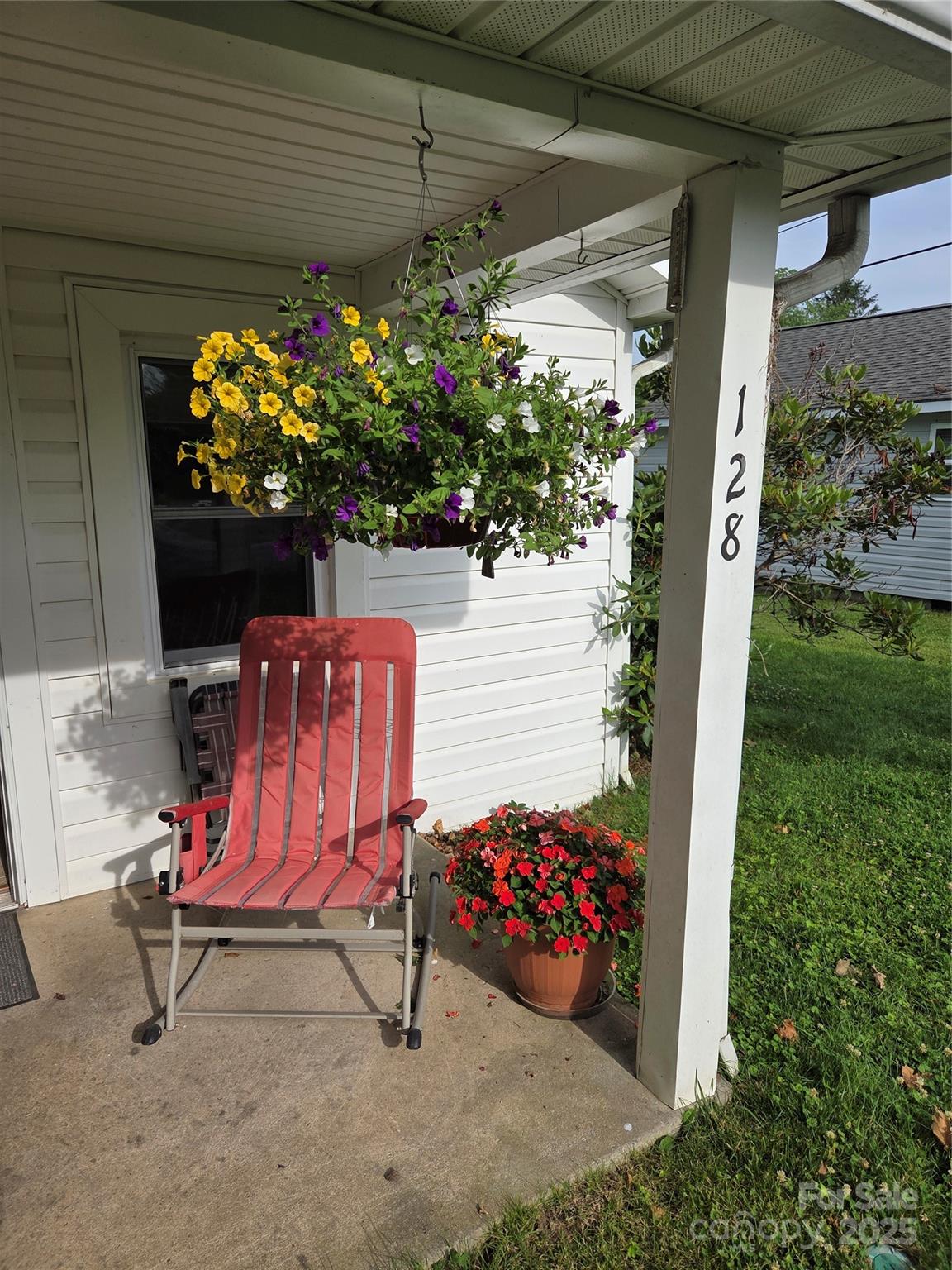128 Summit Avenue — Brevard