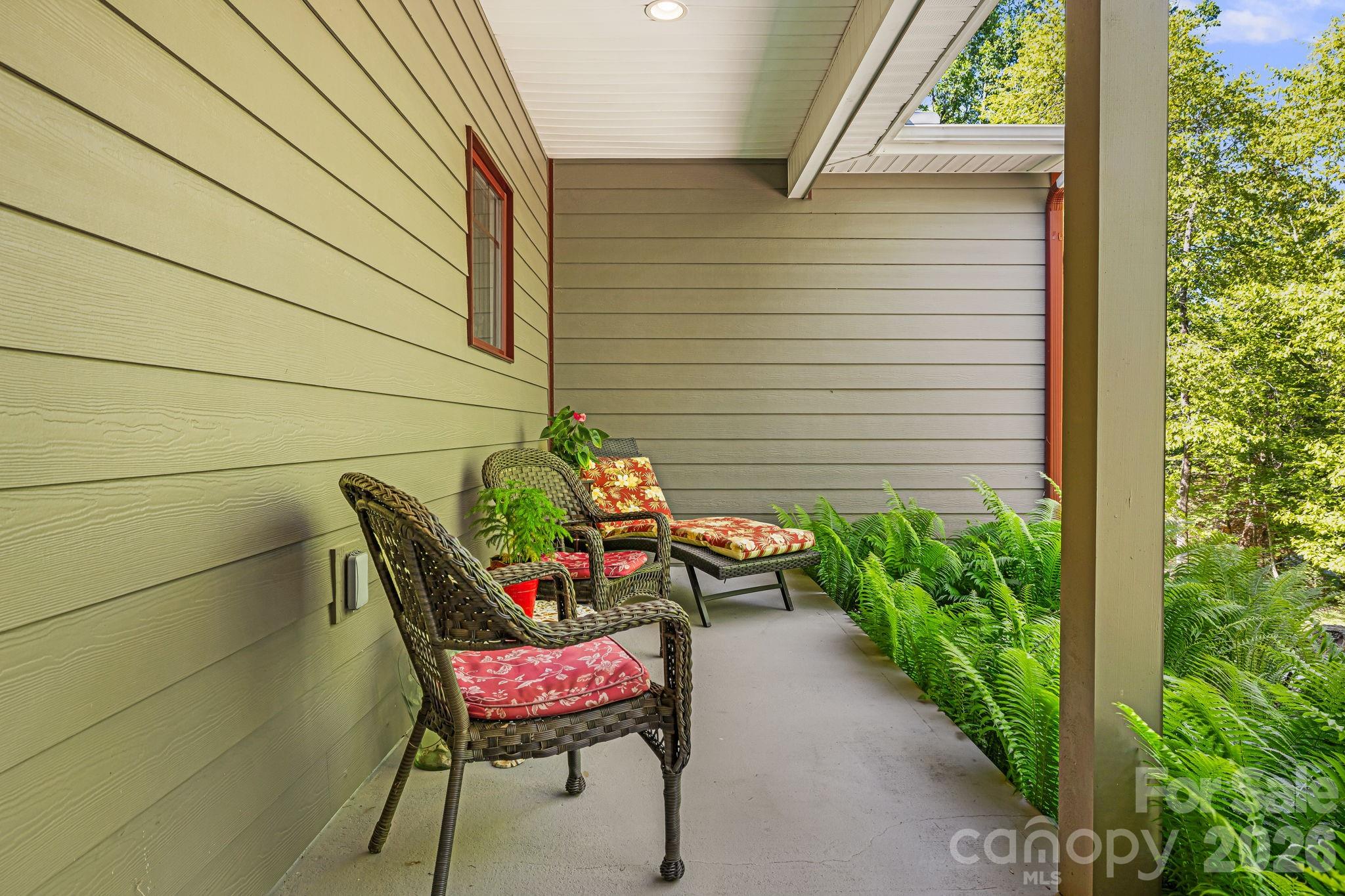 411 Alta Circle — Hendersonville