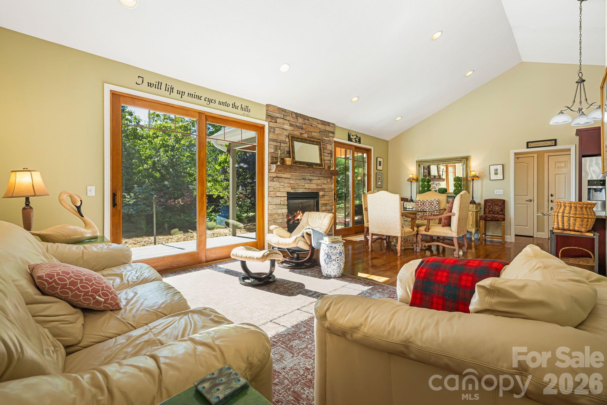 411 Alta Circle — Hendersonville