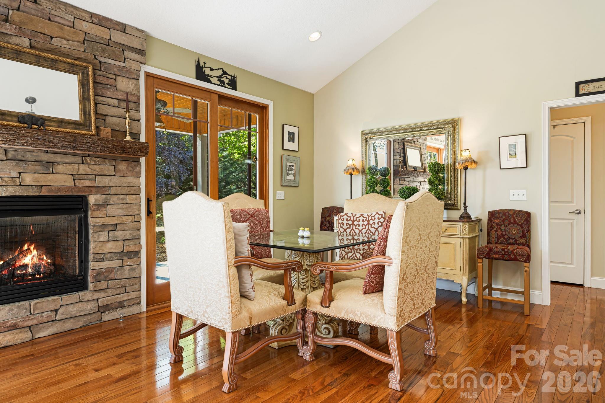 411 Alta Circle — Hendersonville