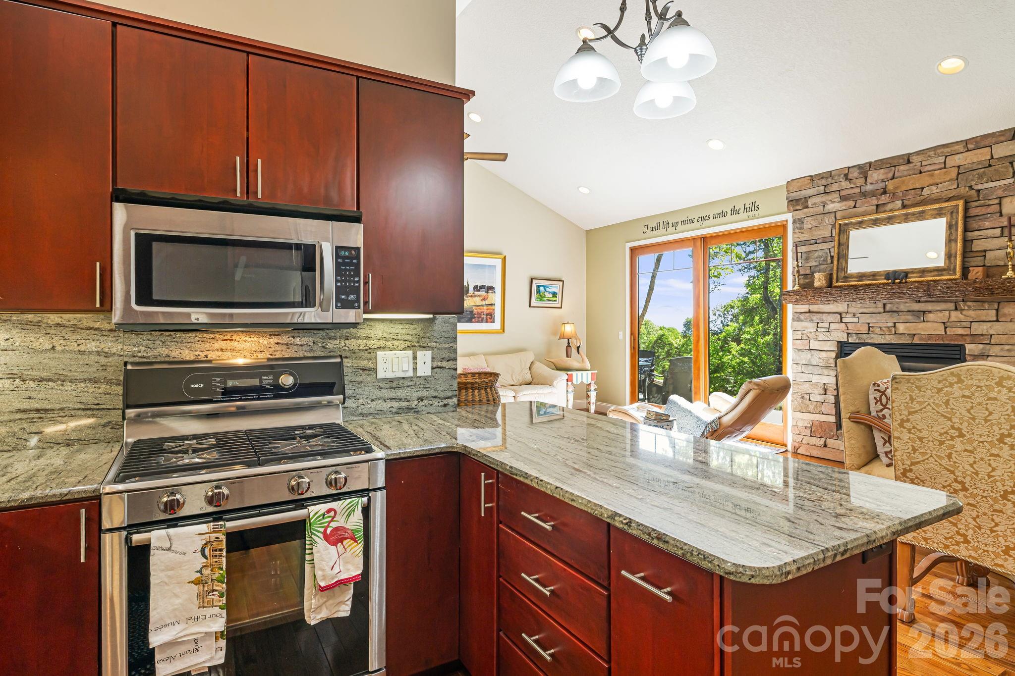 411 Alta Circle — Hendersonville