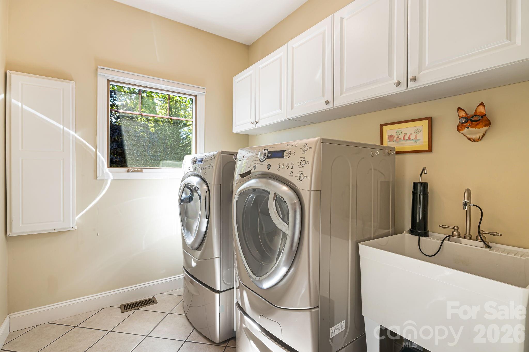 411 Alta Circle — Hendersonville