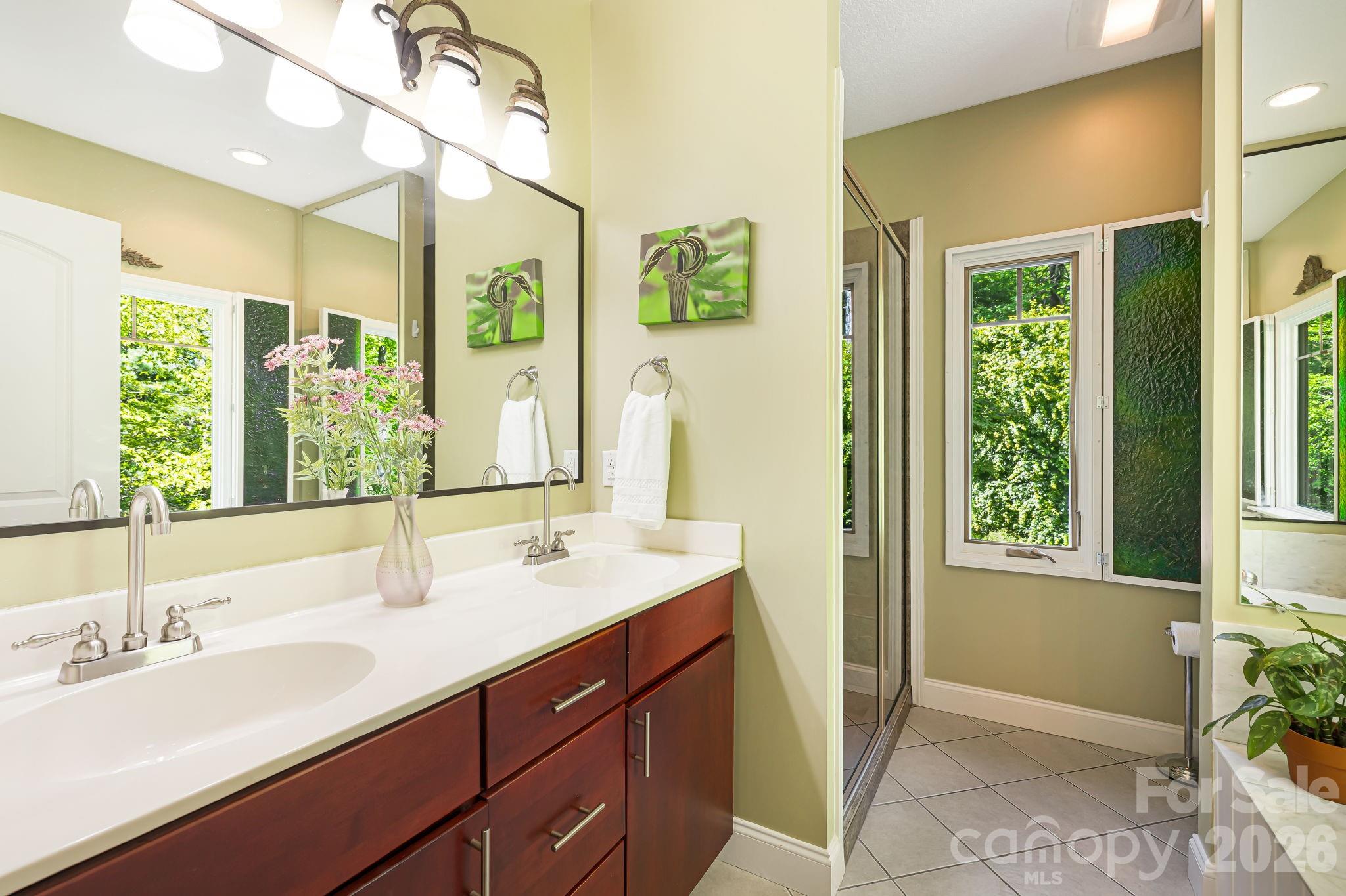 411 Alta Circle — Hendersonville