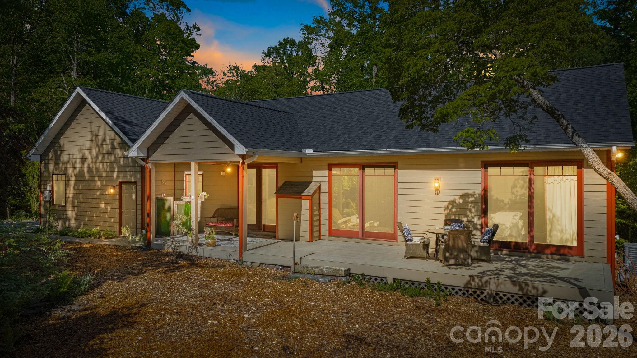 411 Alta Circle — Hendersonville