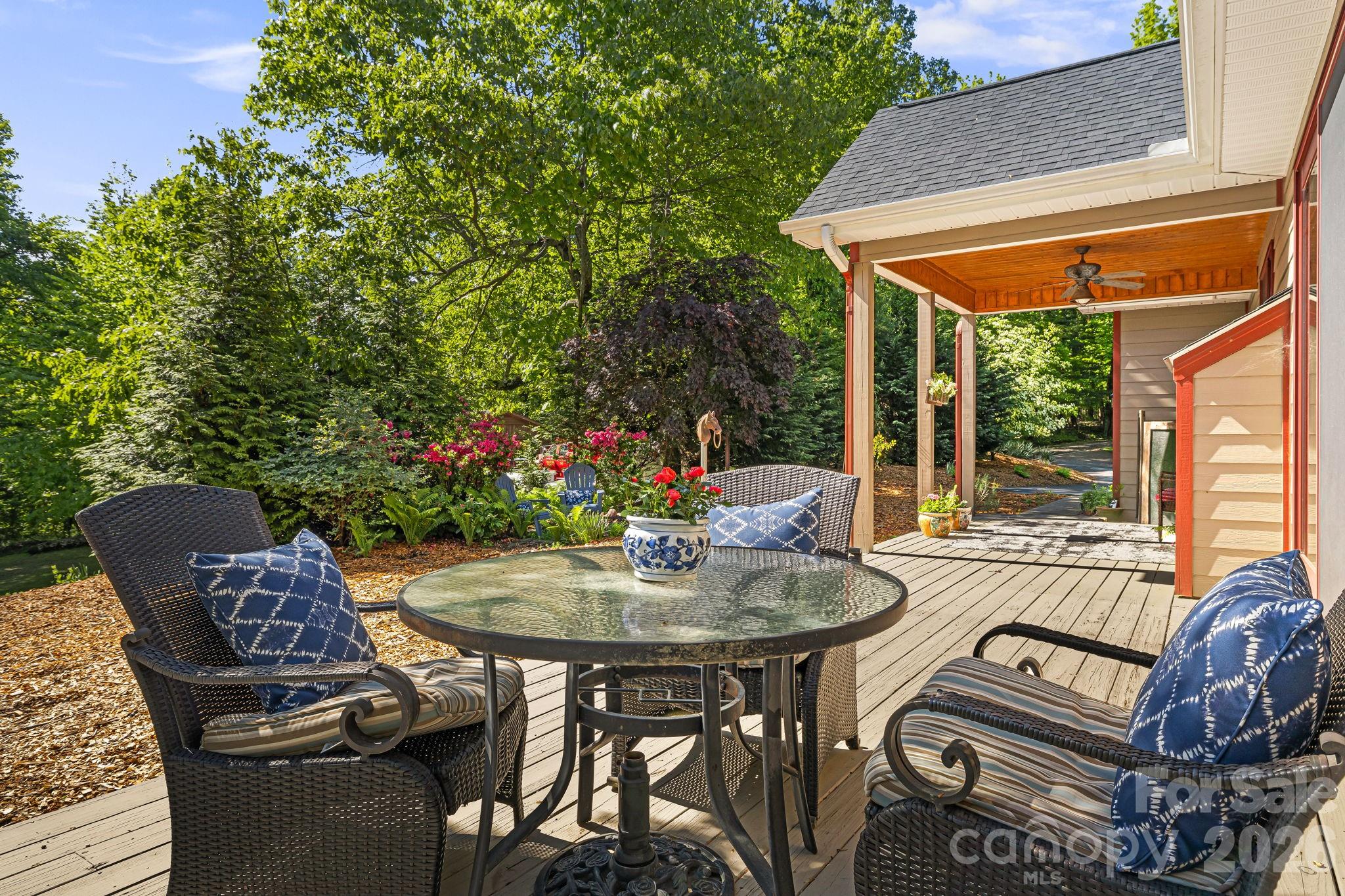 411 Alta Circle — Hendersonville