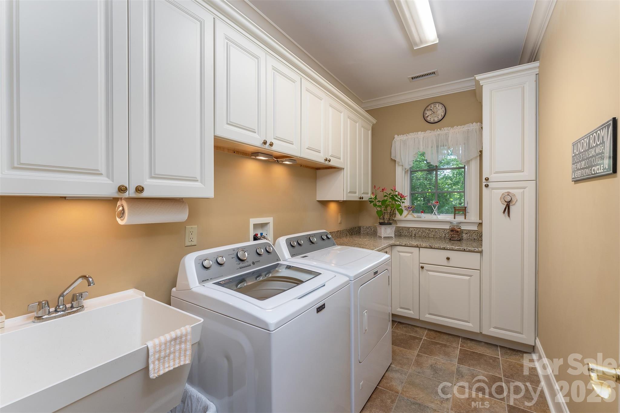168 Chattooga Run — Hendersonville