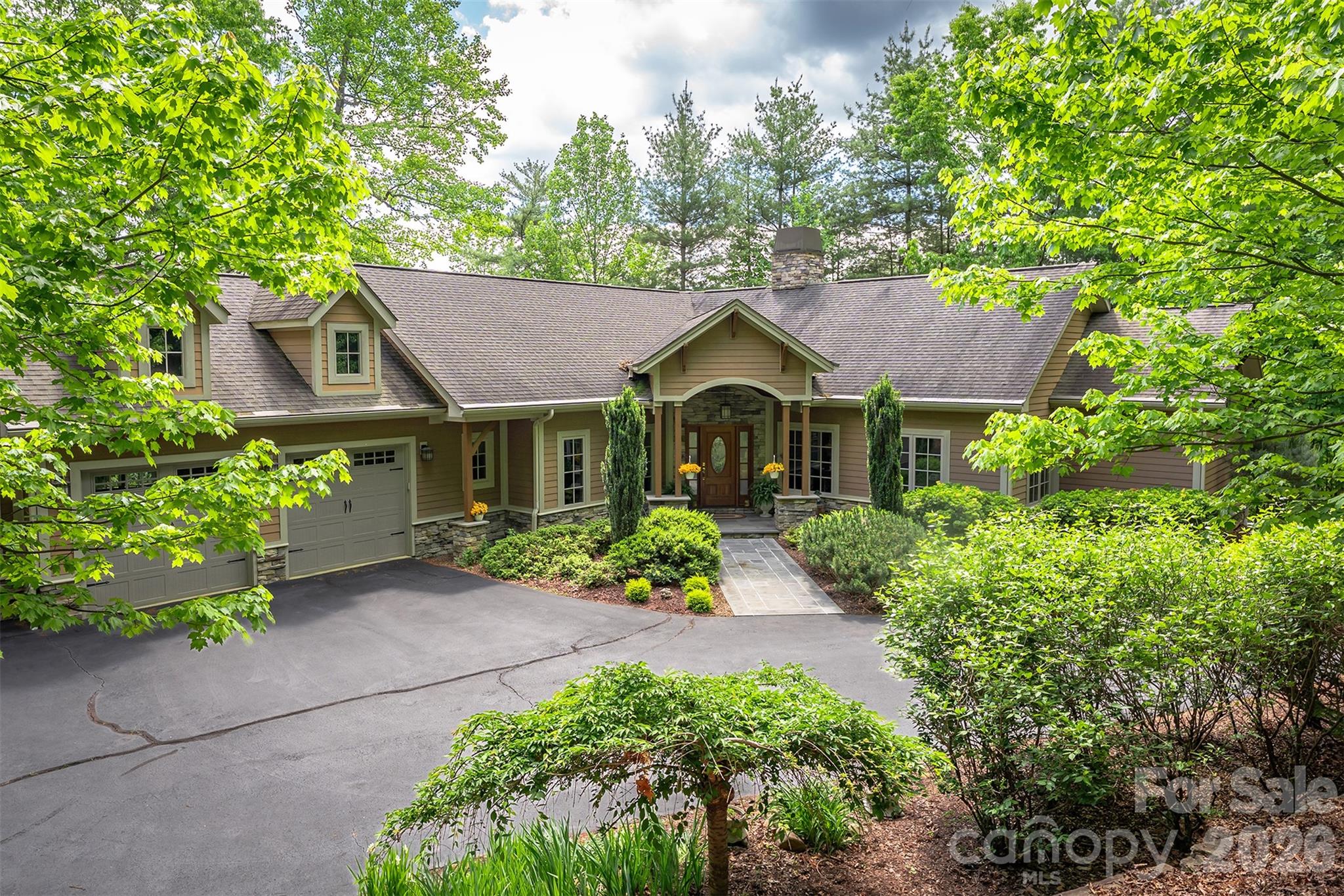 168 Chattooga Run — Hendersonville