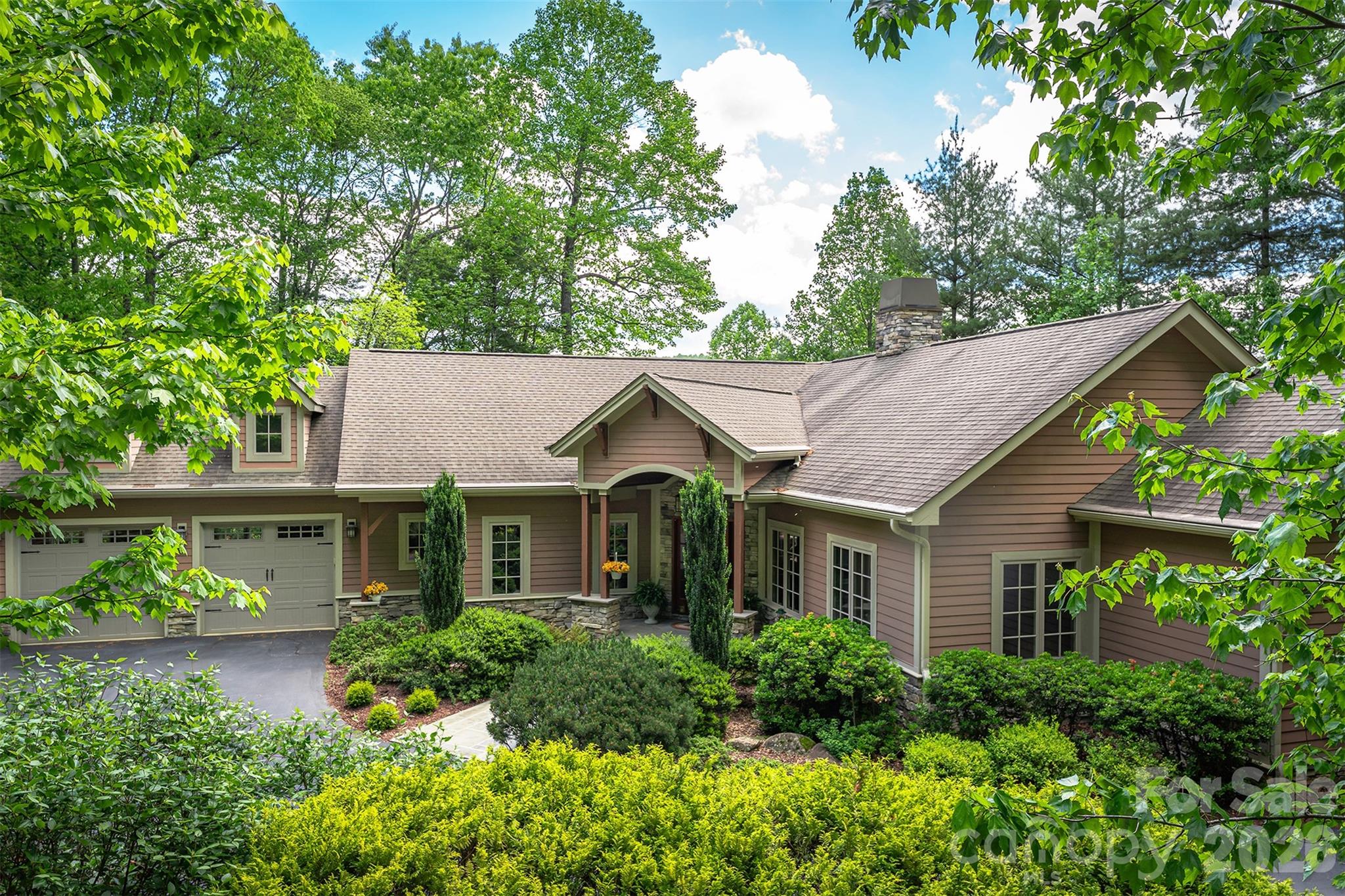 168 Chattooga Run — Hendersonville