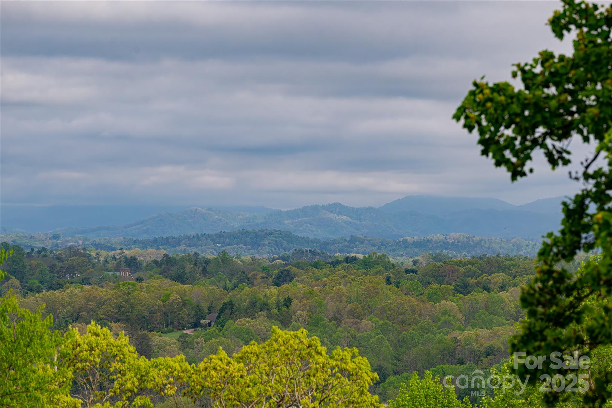 25 Coal Creek Lane — Weaverville