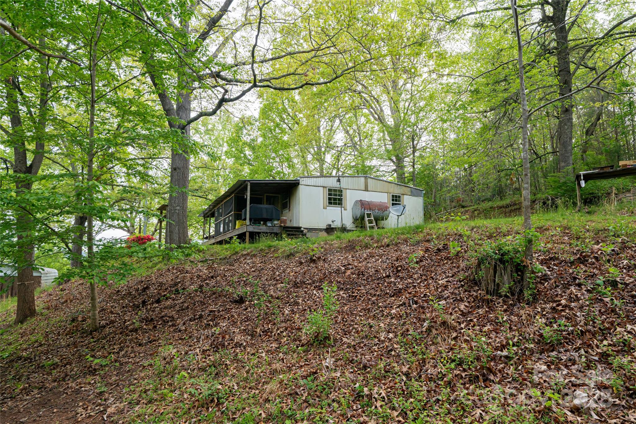 25 Coal Creek Lane — Weaverville