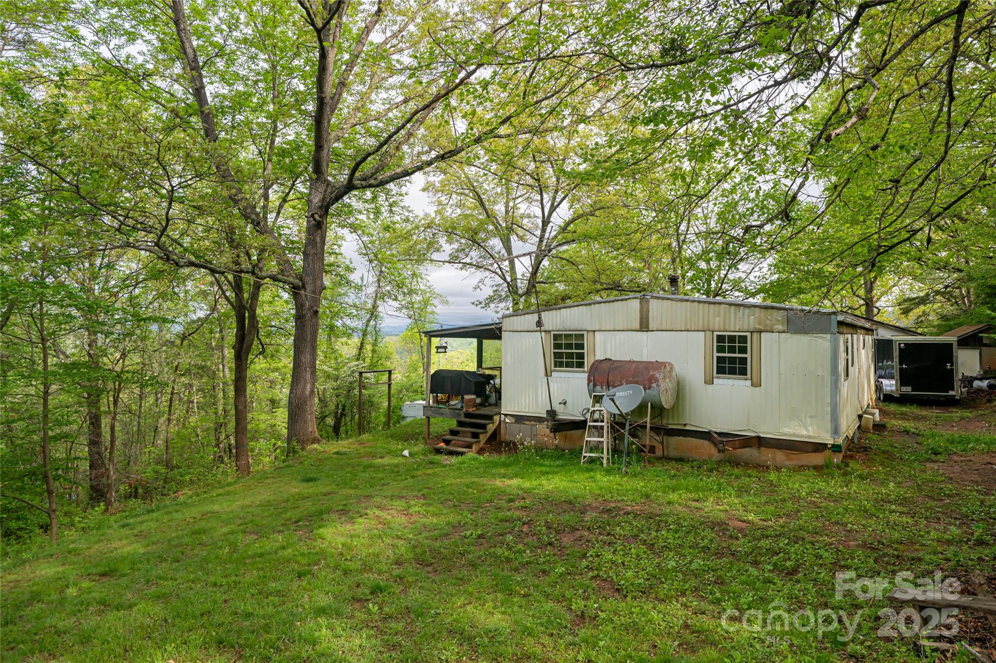 25 Coal Creek Lane — Weaverville
