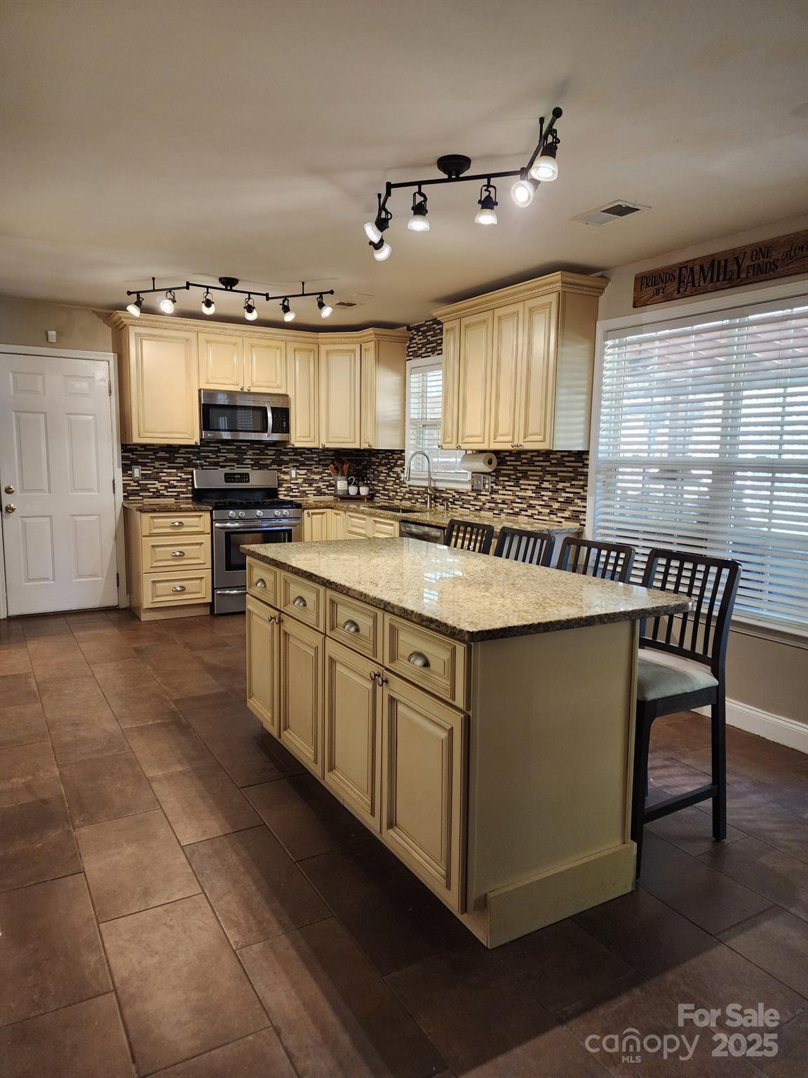 400 Antlers Court — Gastonia
