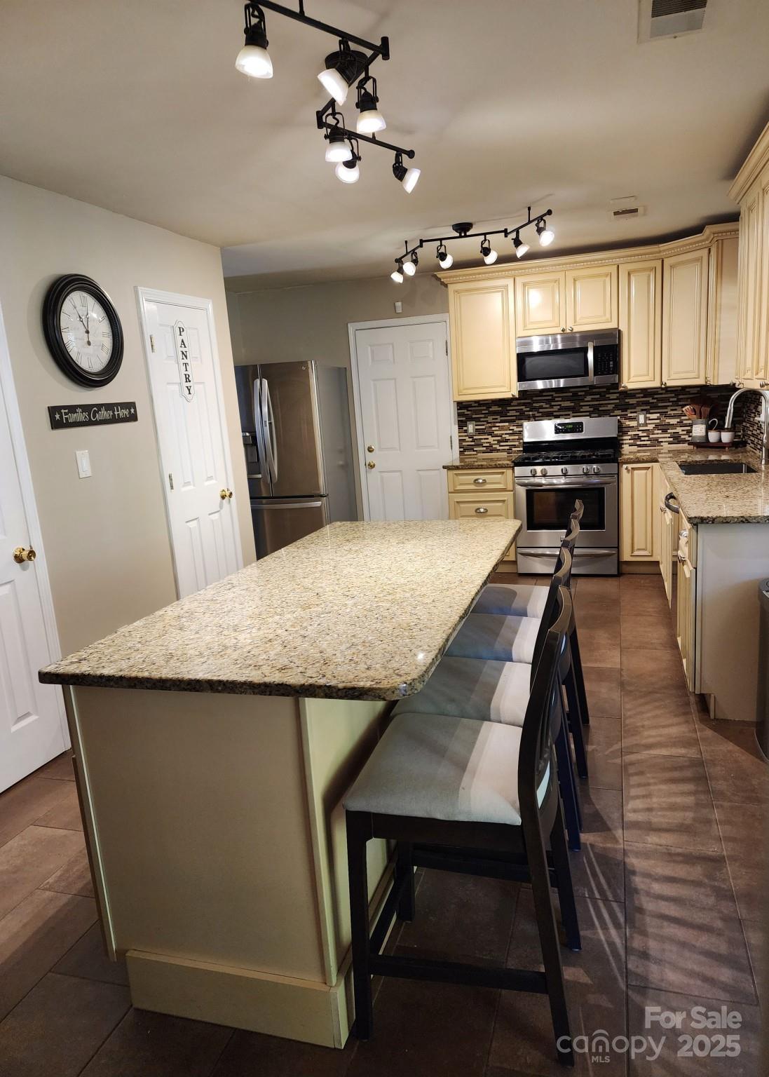 400 Antlers Court — Gastonia