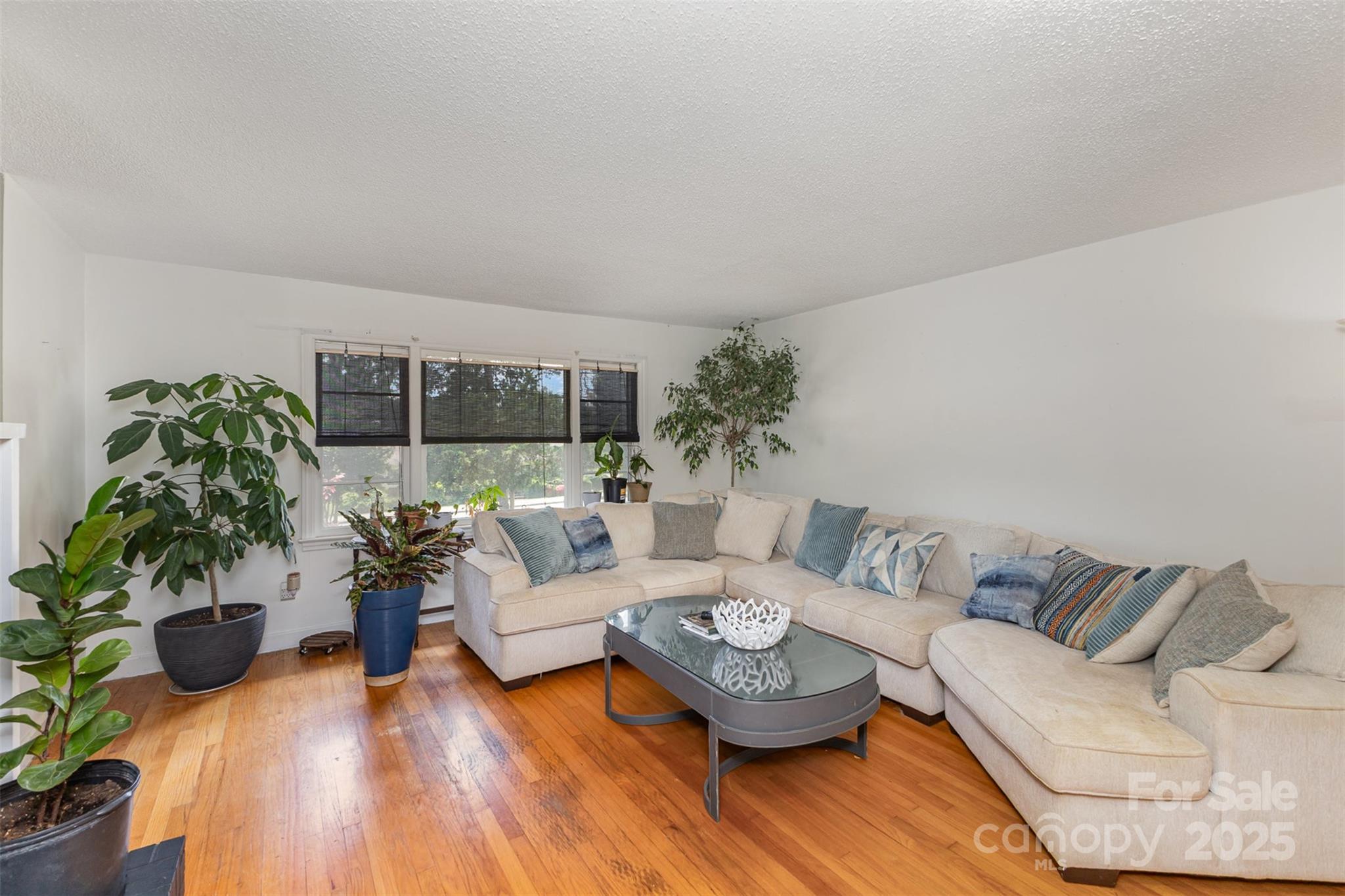 910 E Center Avenue — Mooresville