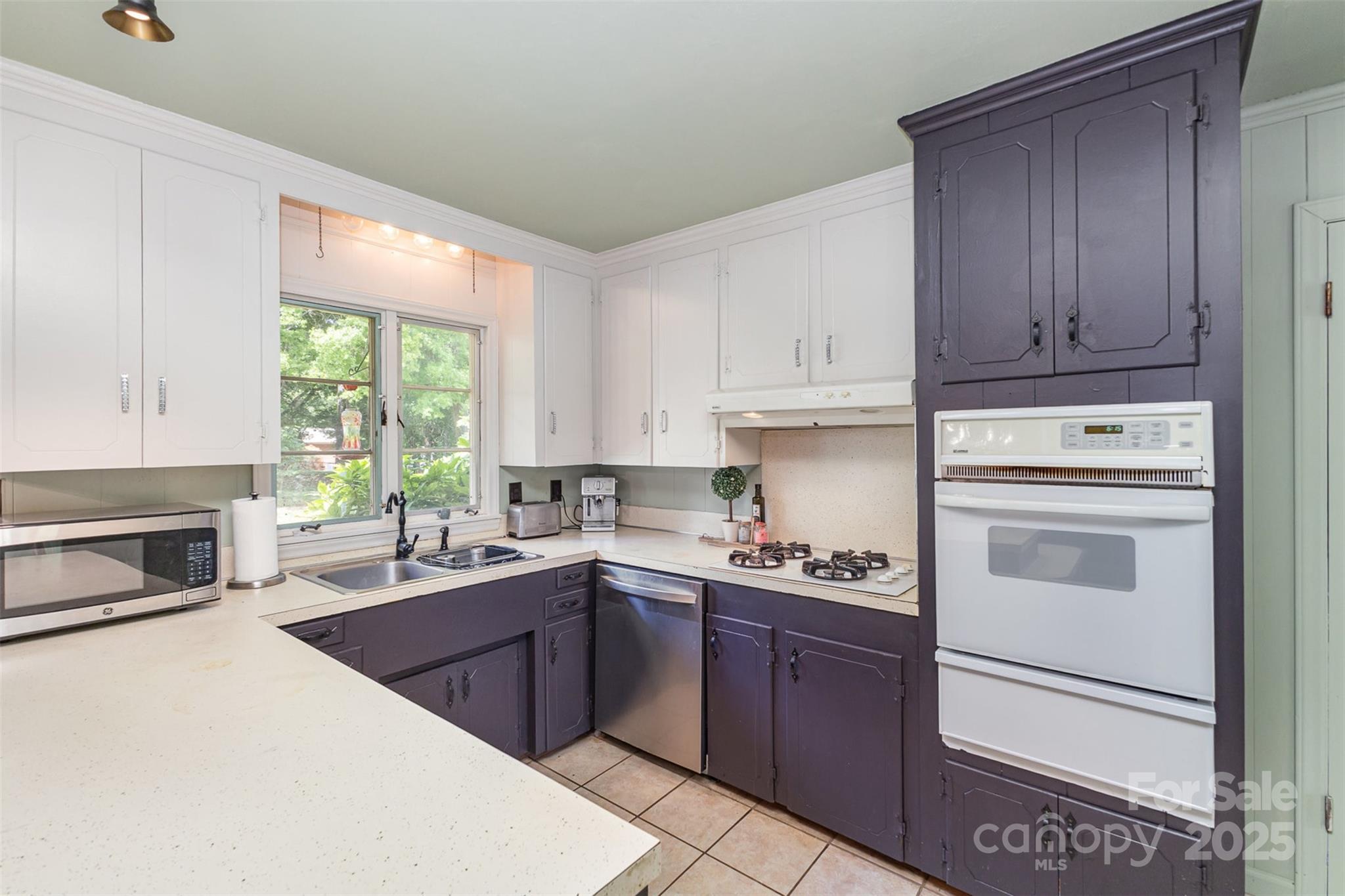 910 E Center Avenue — Mooresville
