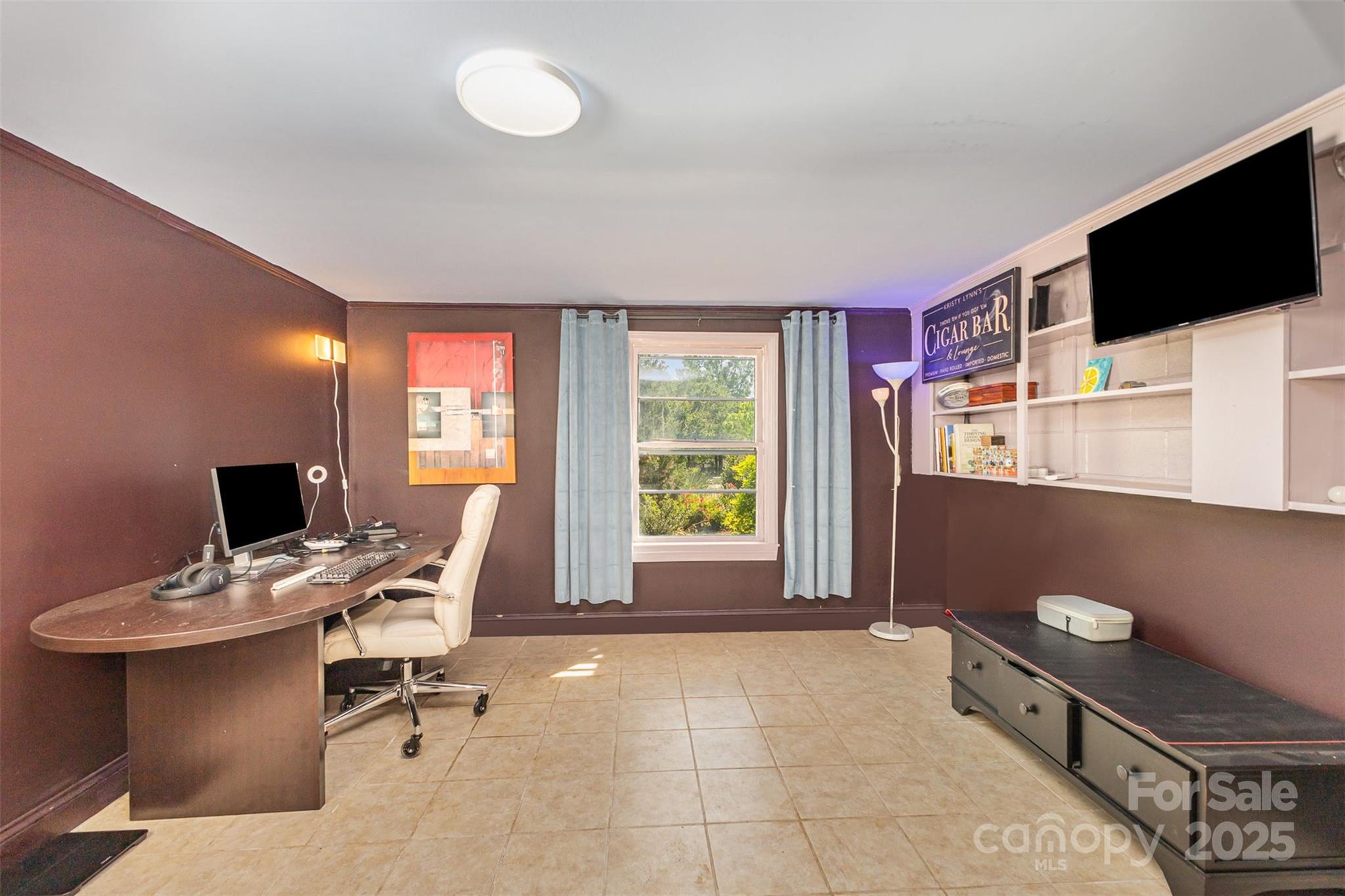 910 E Center Avenue — Mooresville