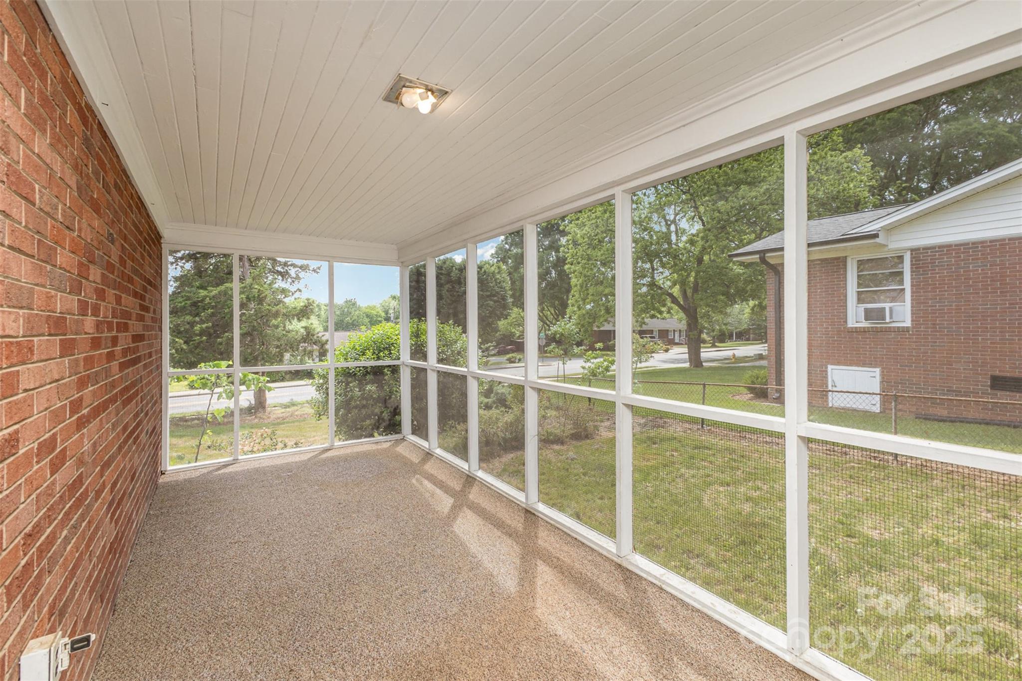 910 E Center Avenue — Mooresville