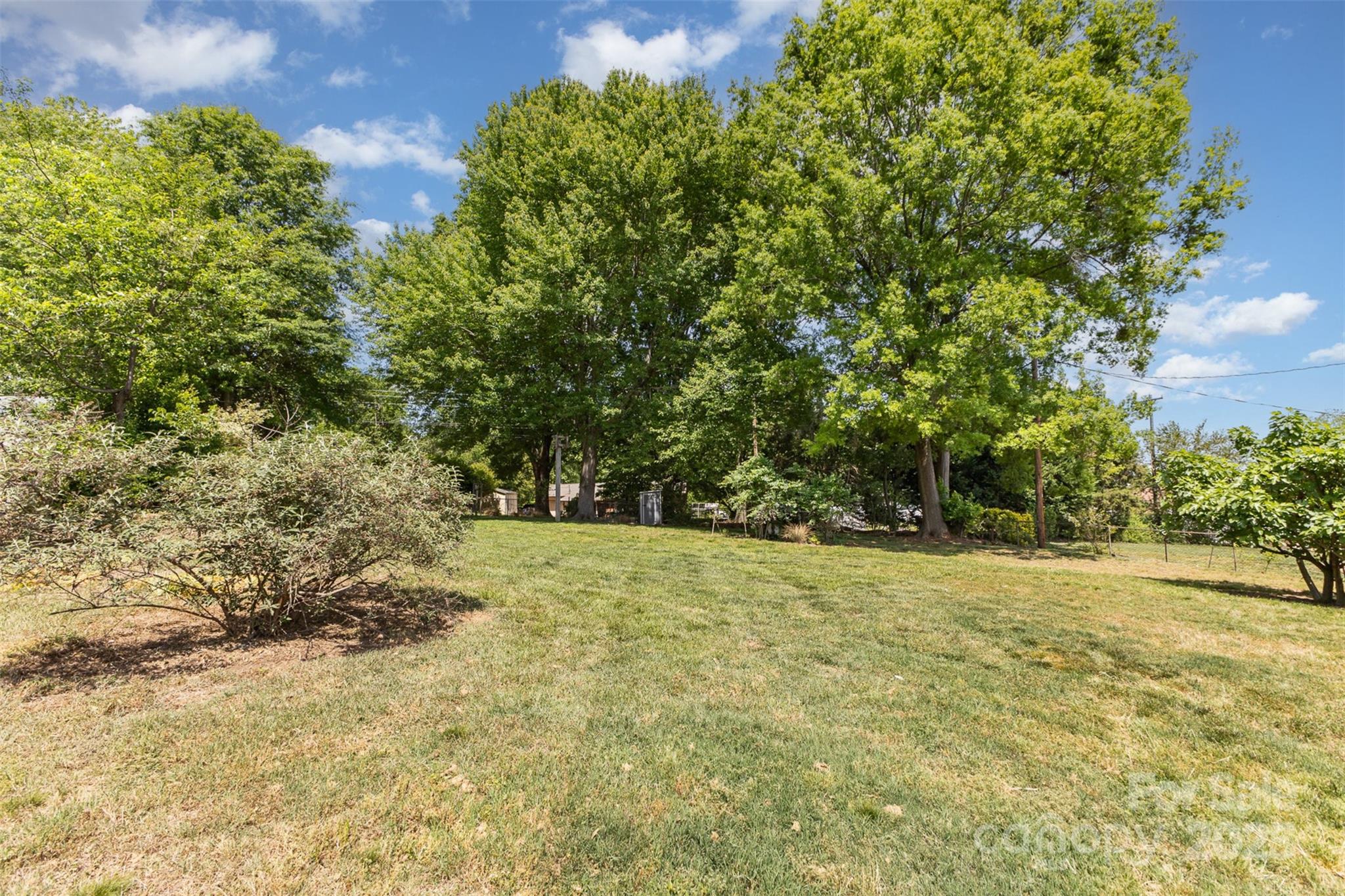 910 E Center Avenue — Mooresville