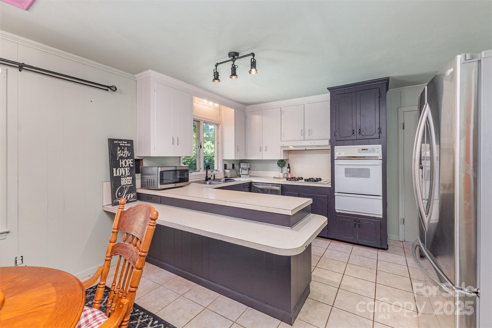 910 E Center Avenue — Mooresville
