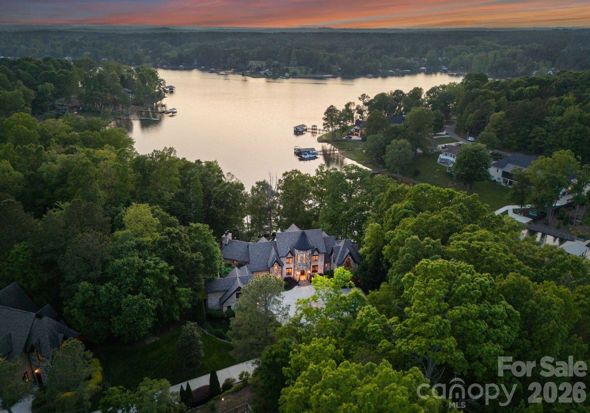 172 Tennessee Circle — Mooresville