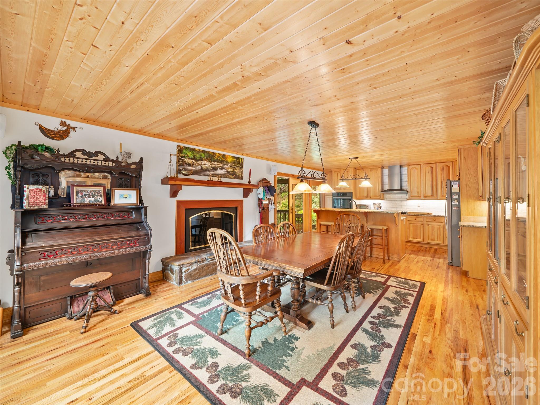86 Laurel Drive — Burnsville