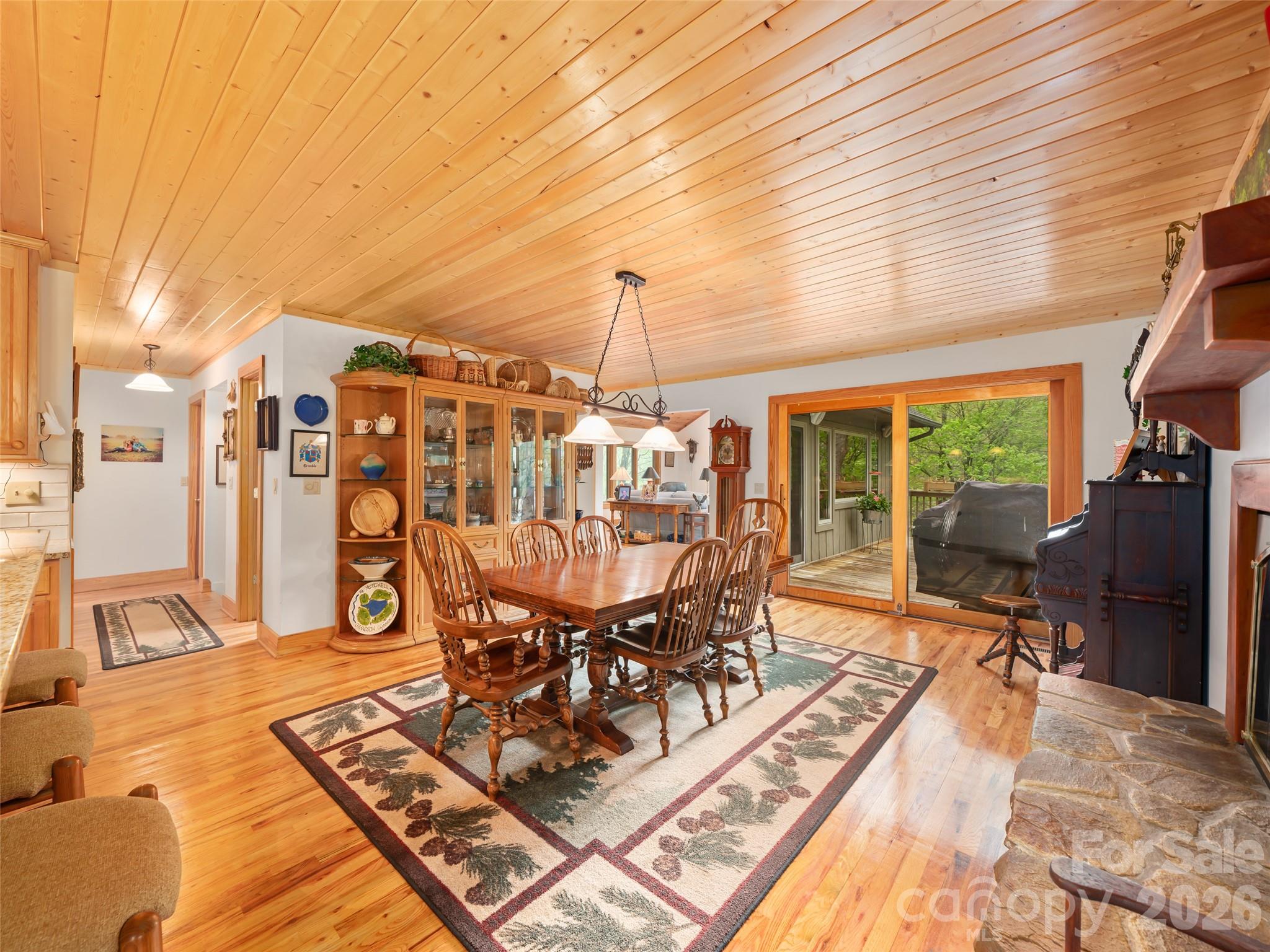 86 Laurel Drive — Burnsville