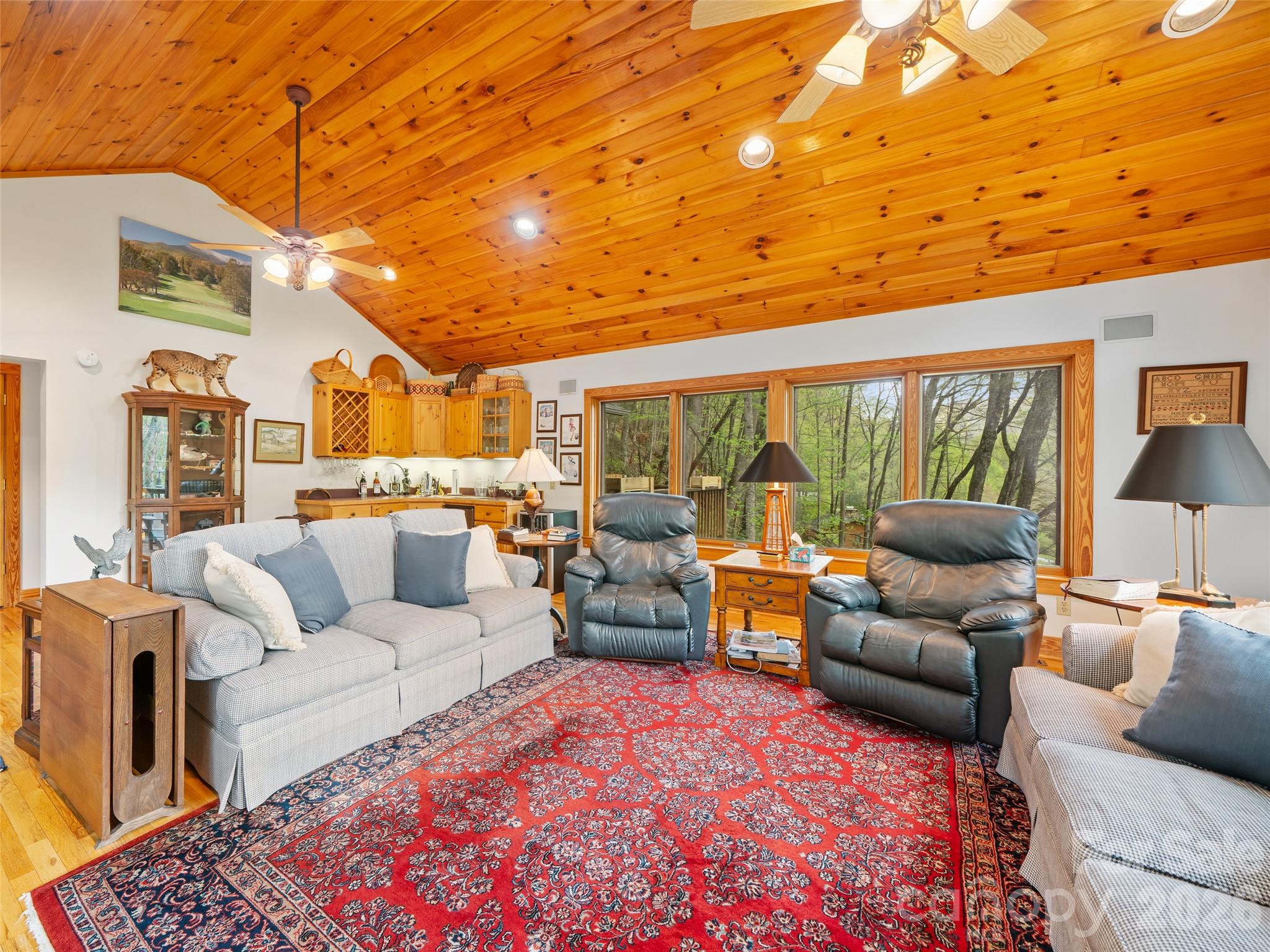86 Laurel Drive — Burnsville