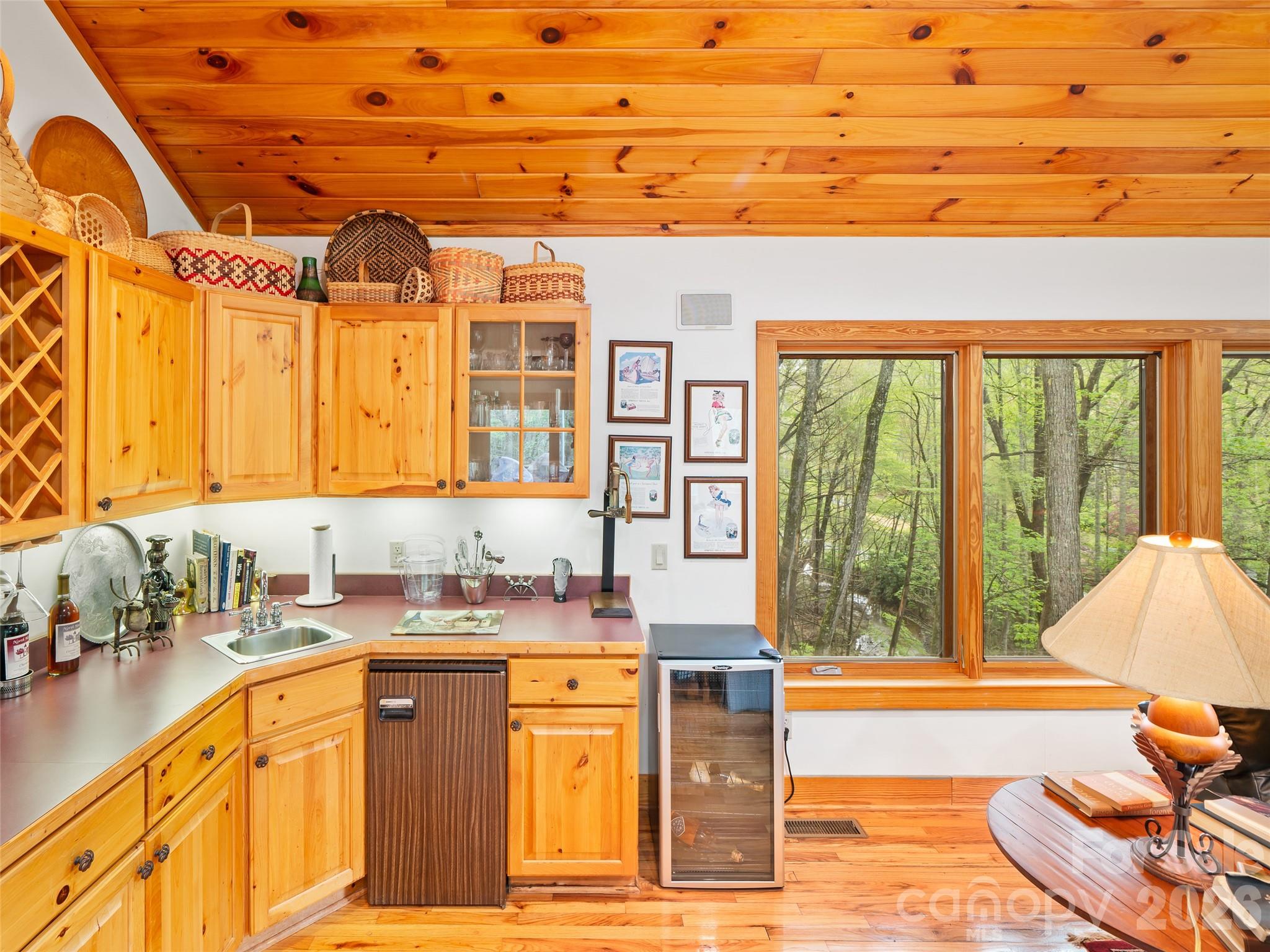 86 Laurel Drive — Burnsville