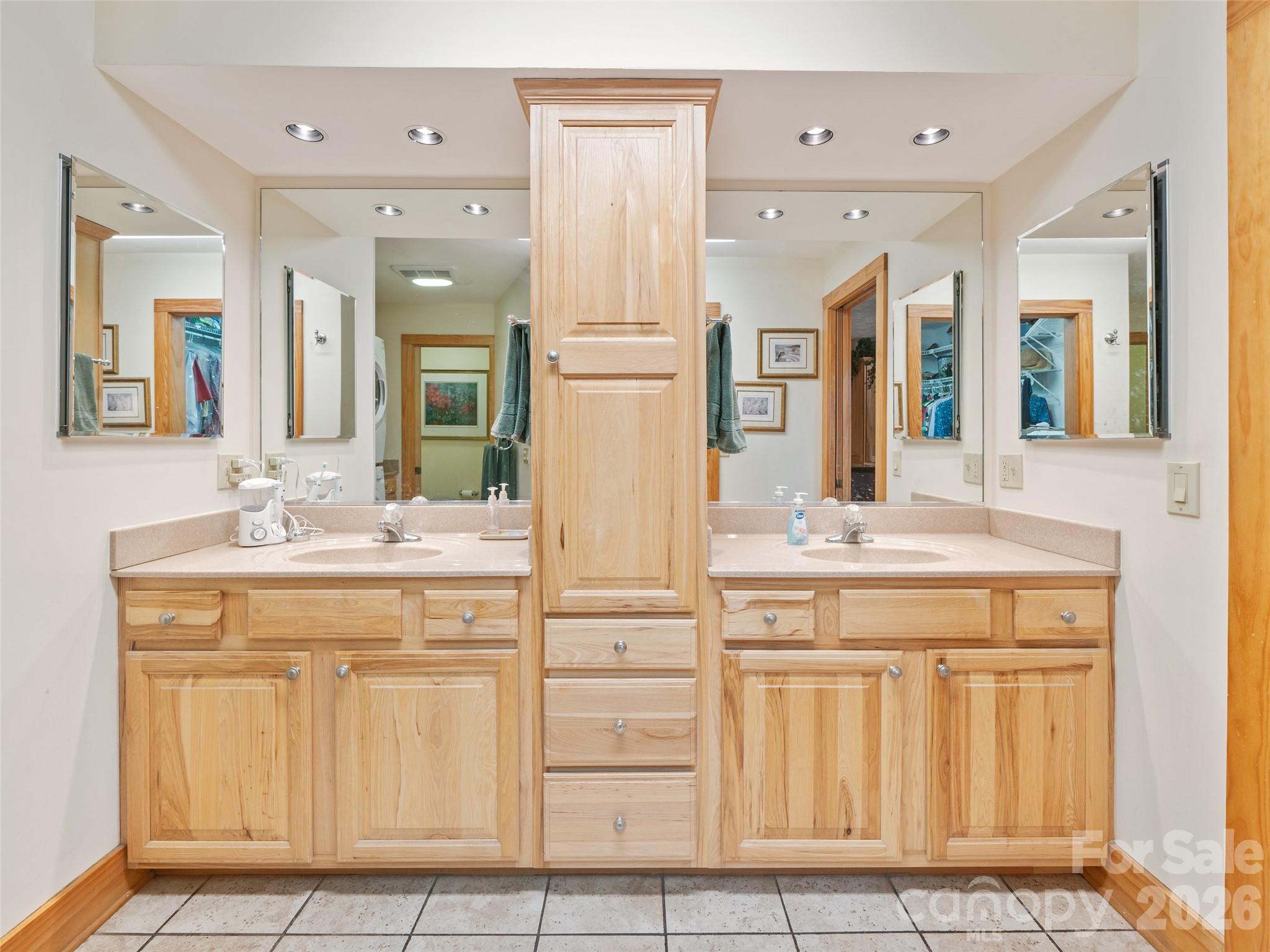 86 Laurel Drive — Burnsville