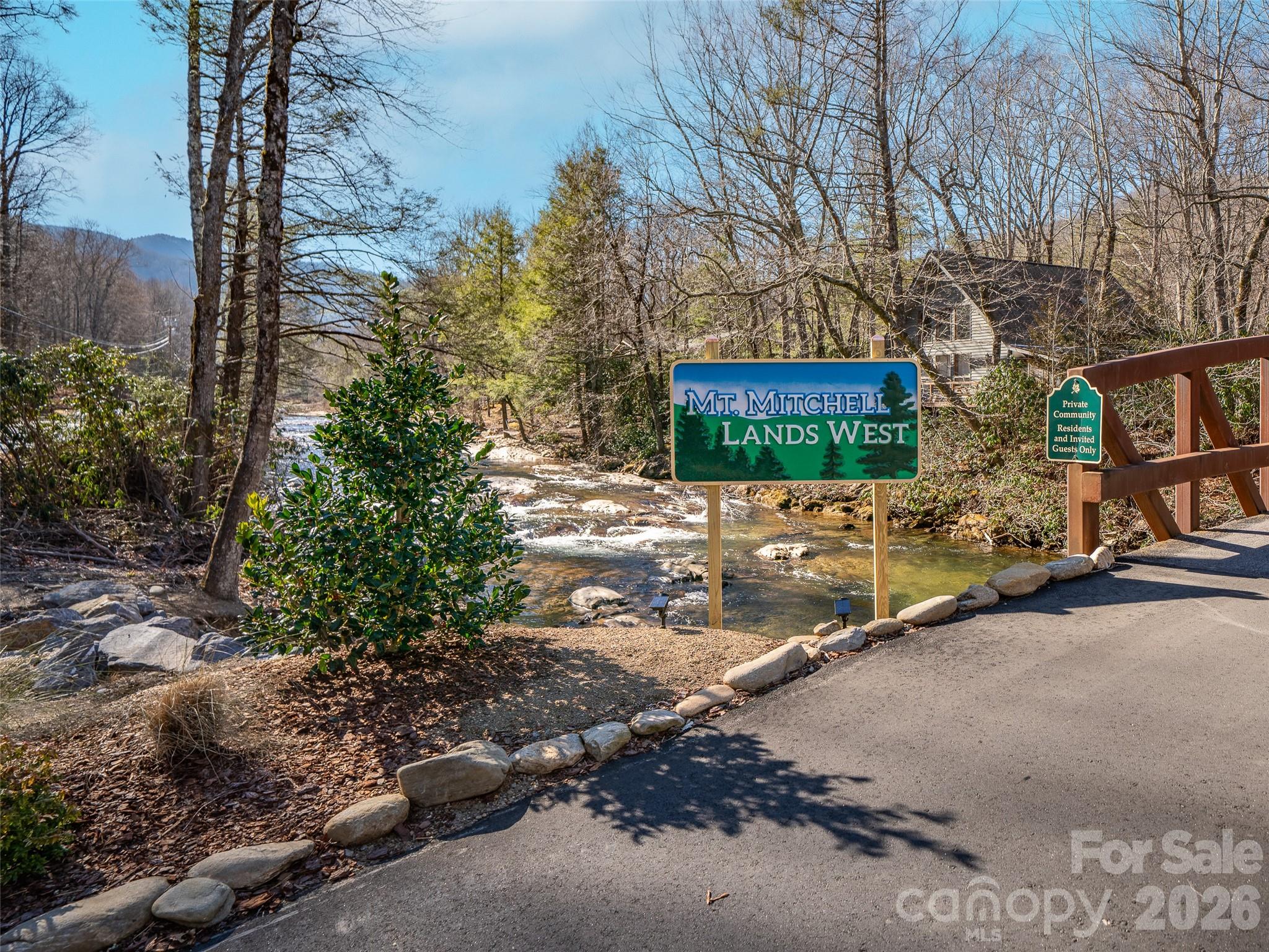 86 Laurel Drive — Burnsville