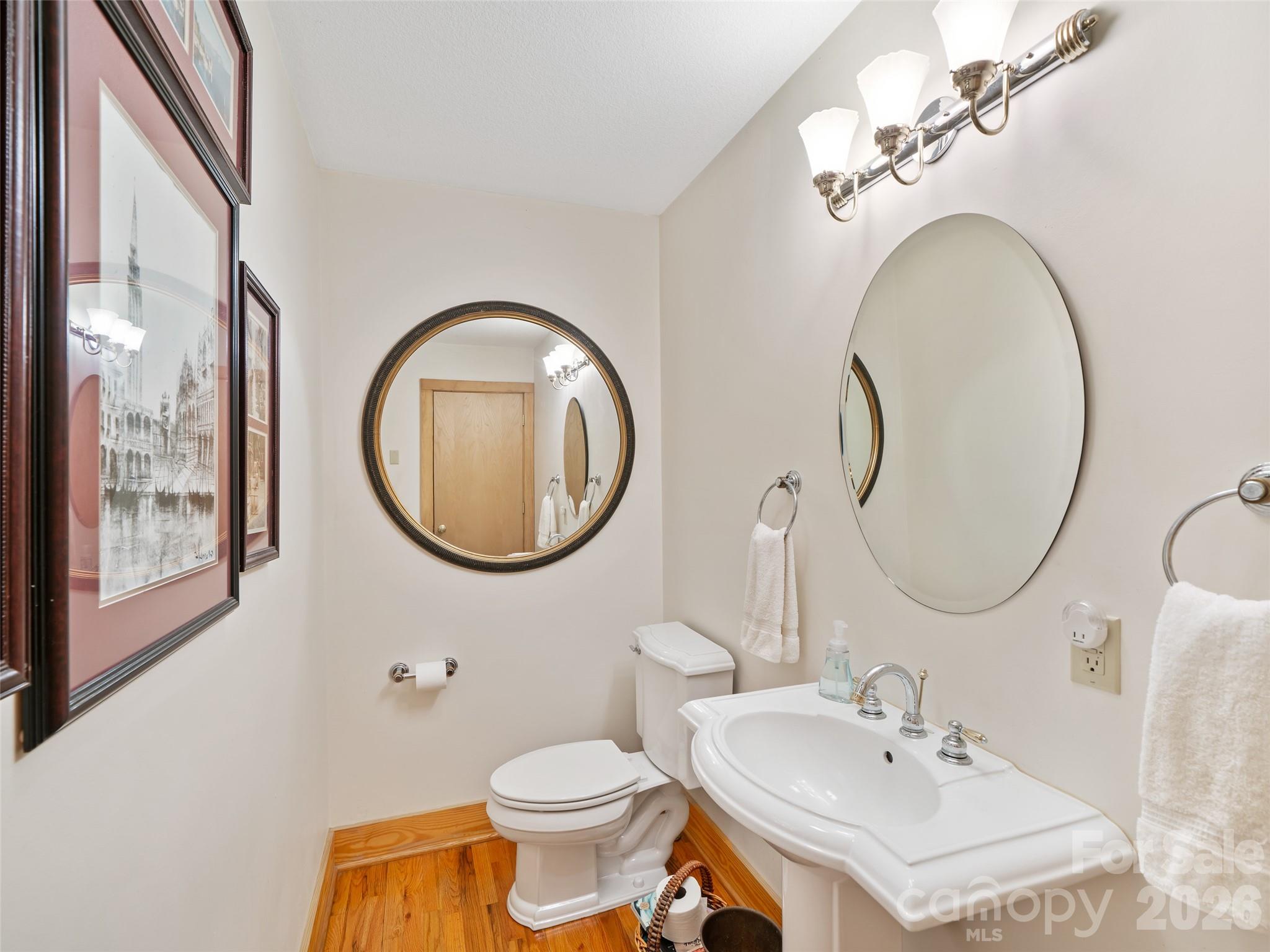 86 Laurel Drive — Burnsville
