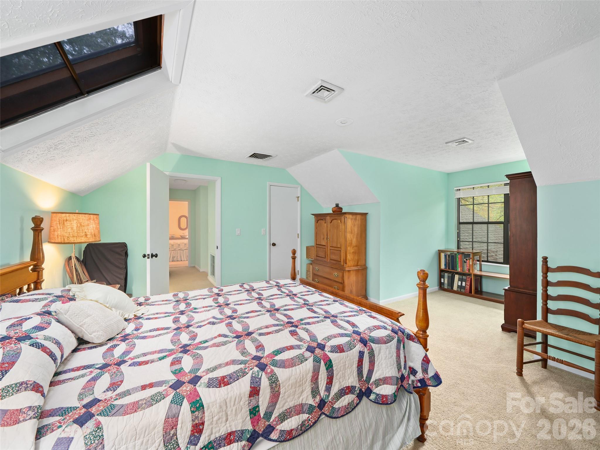 86 Laurel Drive — Burnsville