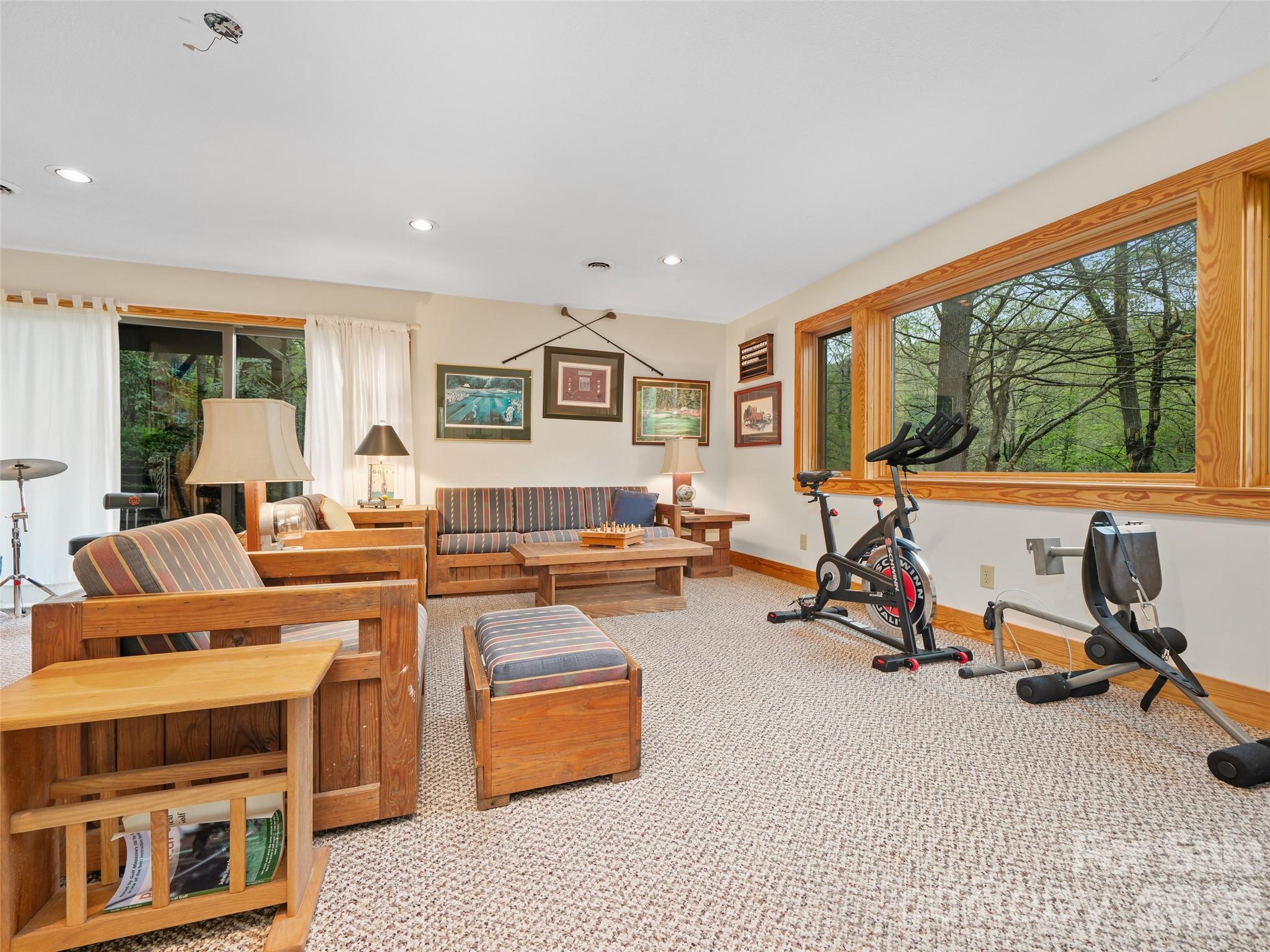 86 Laurel Drive — Burnsville