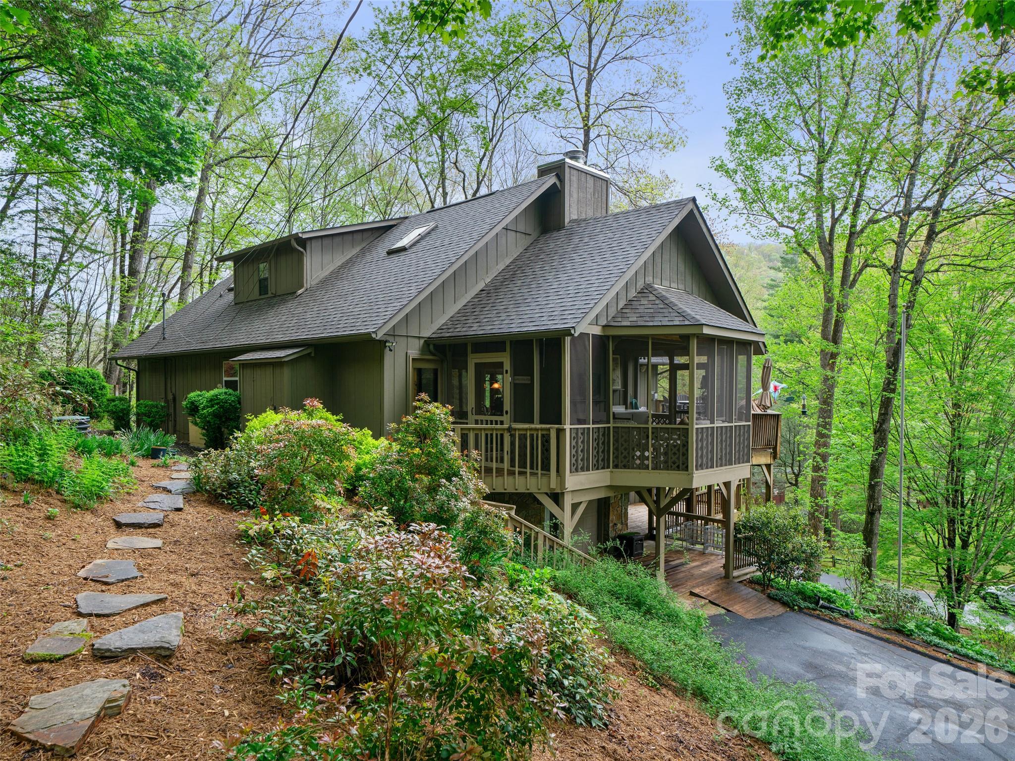 86 Laurel Drive — Burnsville