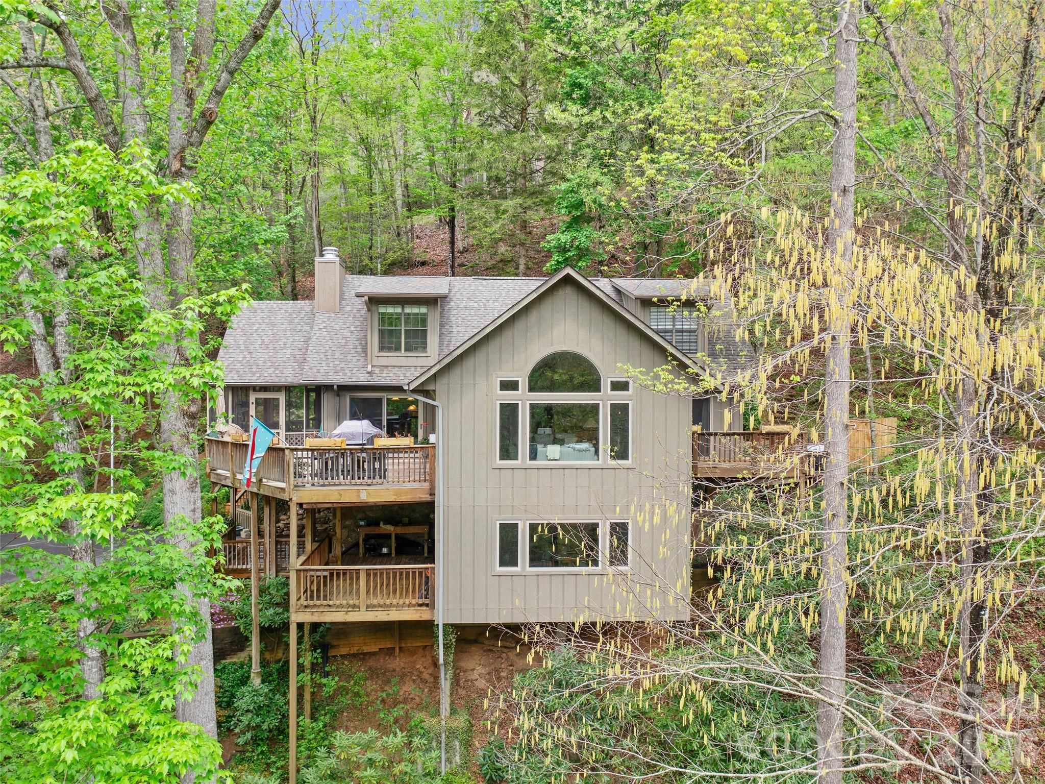 86 Laurel Drive — Burnsville