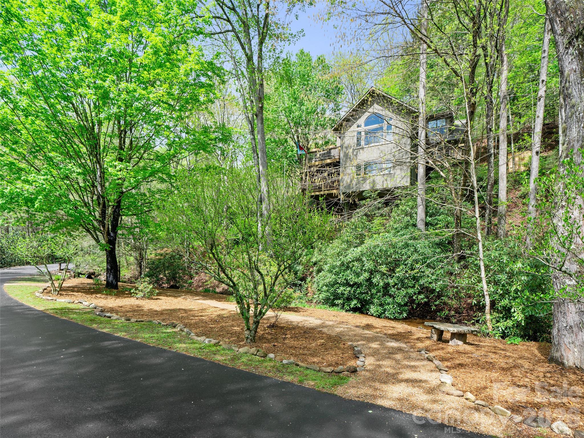 86 Laurel Drive — Burnsville