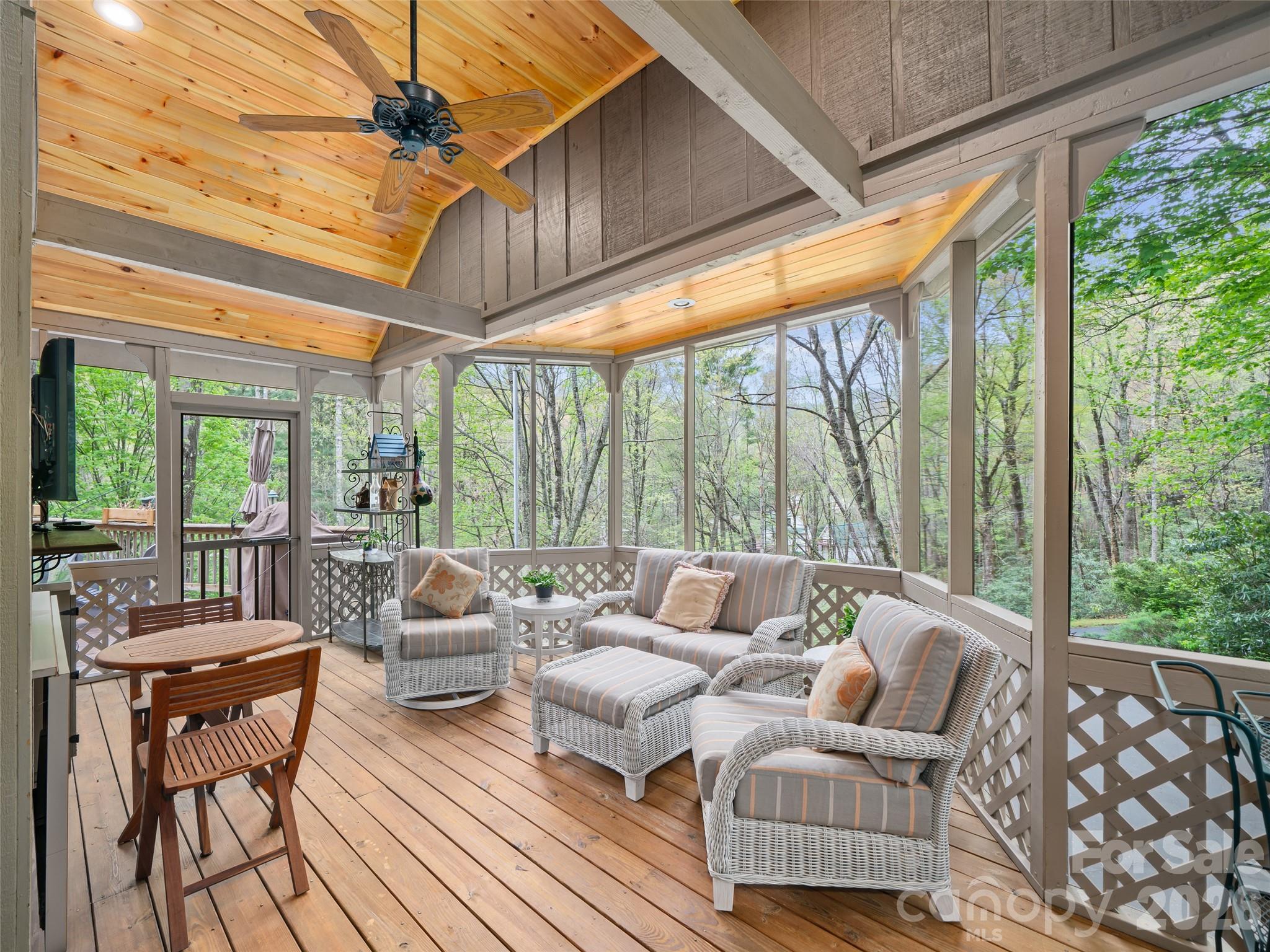86 Laurel Drive — Burnsville
