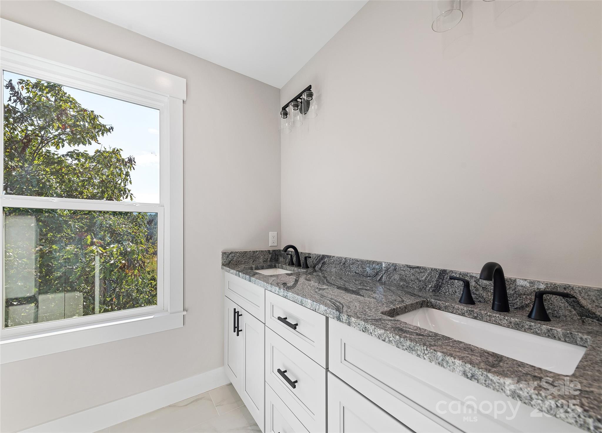 148 Amblers Knoll Road — Weaverville