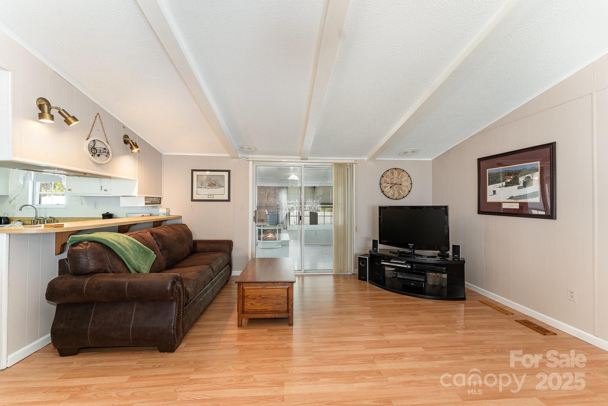 5013 Friendship Circle Road — East Bend