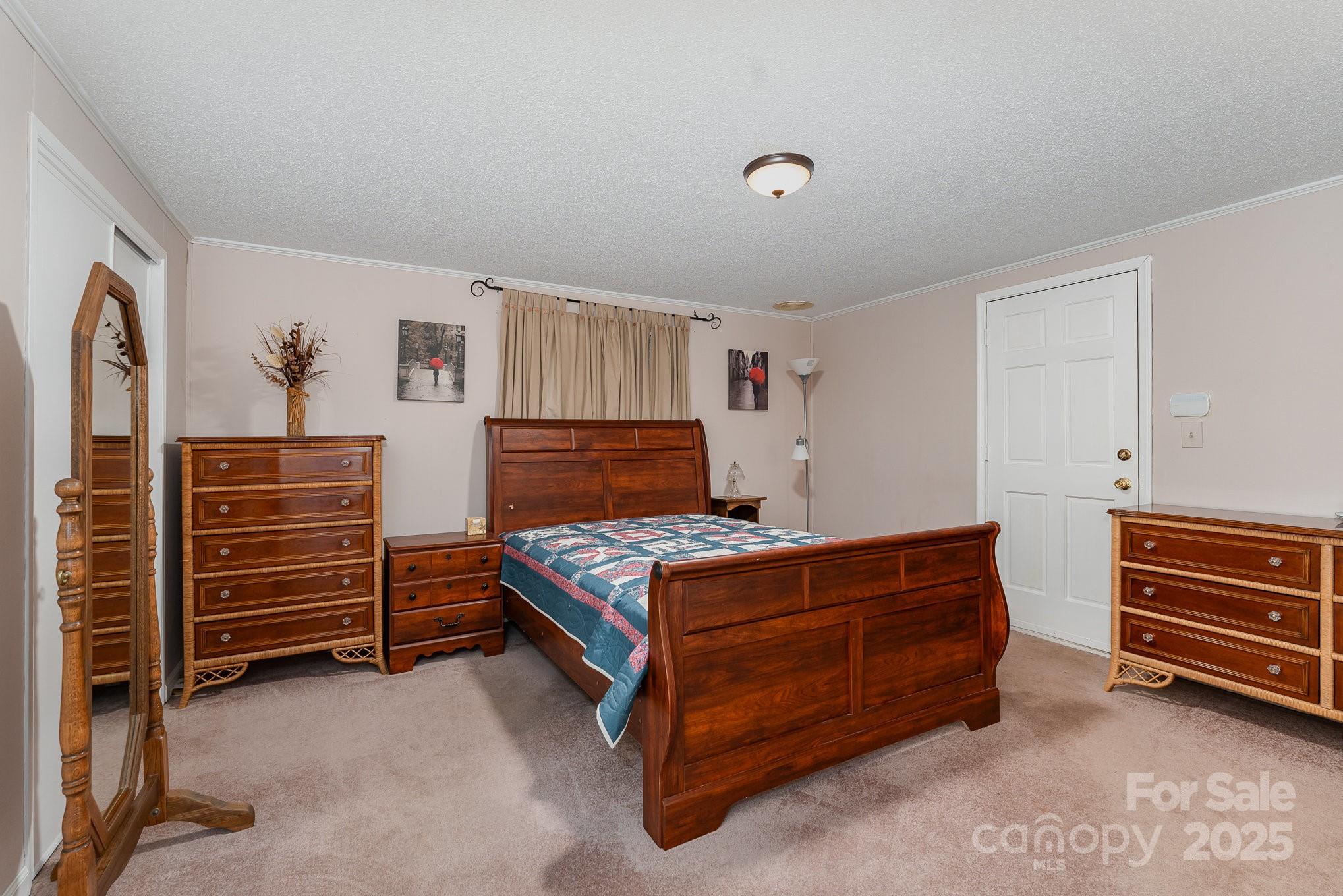 5013 Friendship Circle Road — East Bend