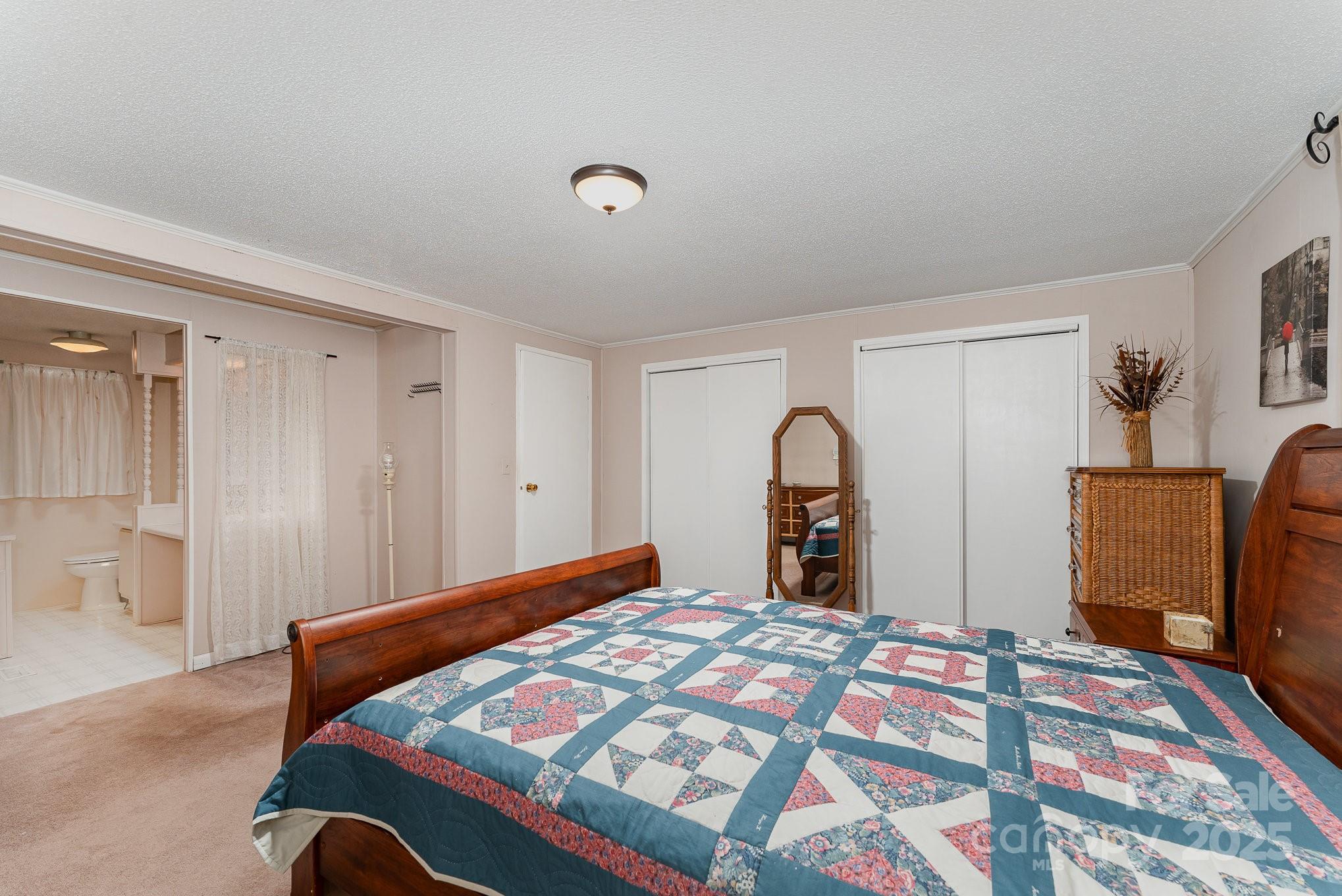 5013 Friendship Circle Road — East Bend