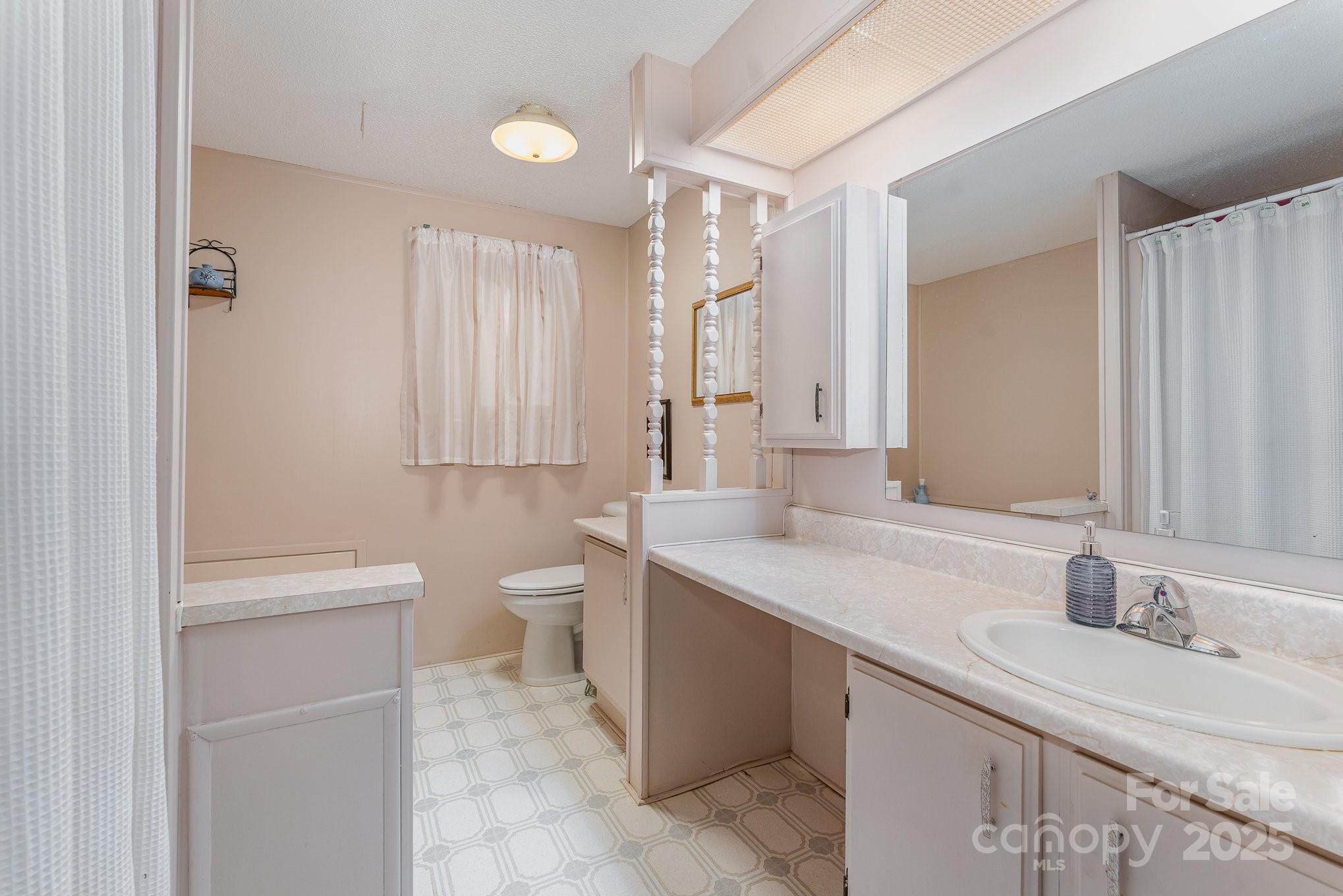 5013 Friendship Circle Road — East Bend