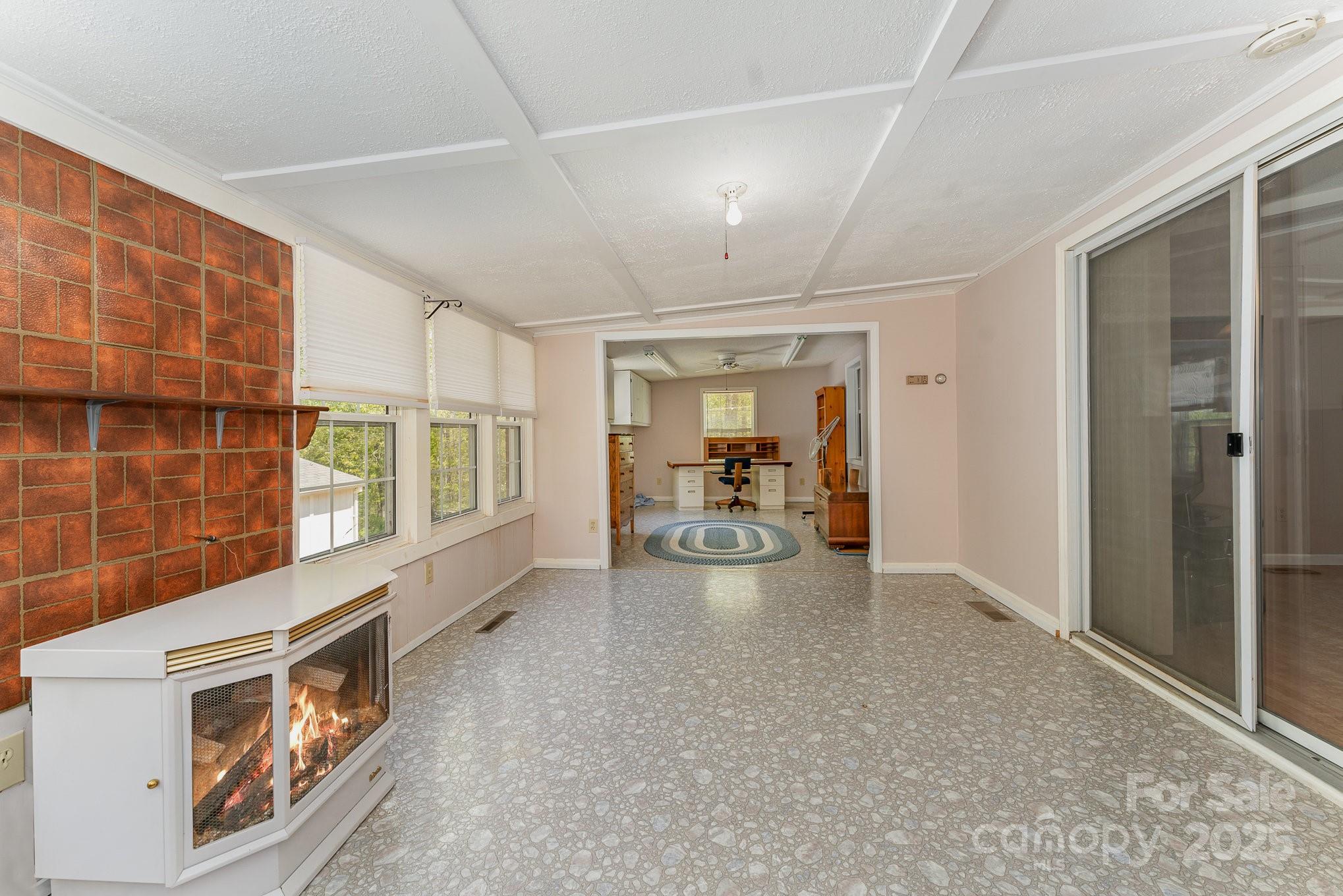 5013 Friendship Circle Road — East Bend
