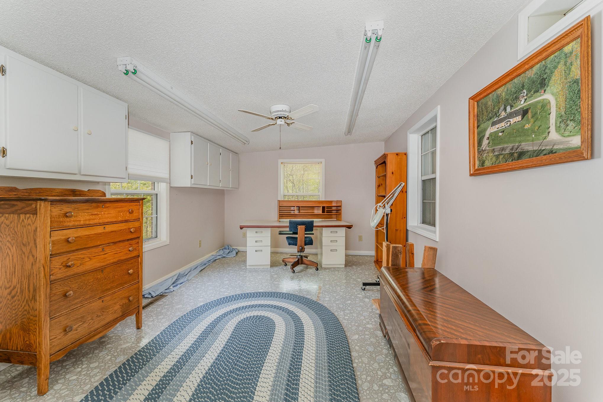 5013 Friendship Circle Road — East Bend
