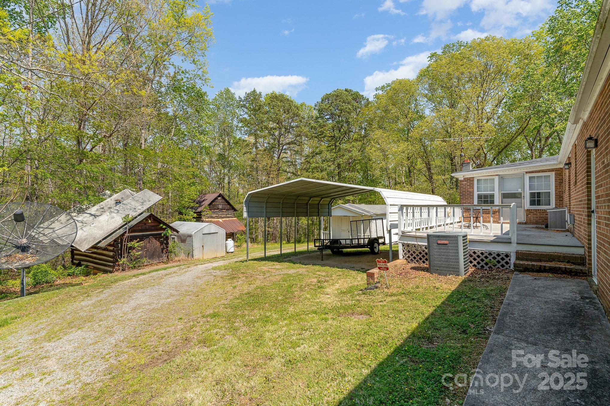 5013 Friendship Circle Road — East Bend